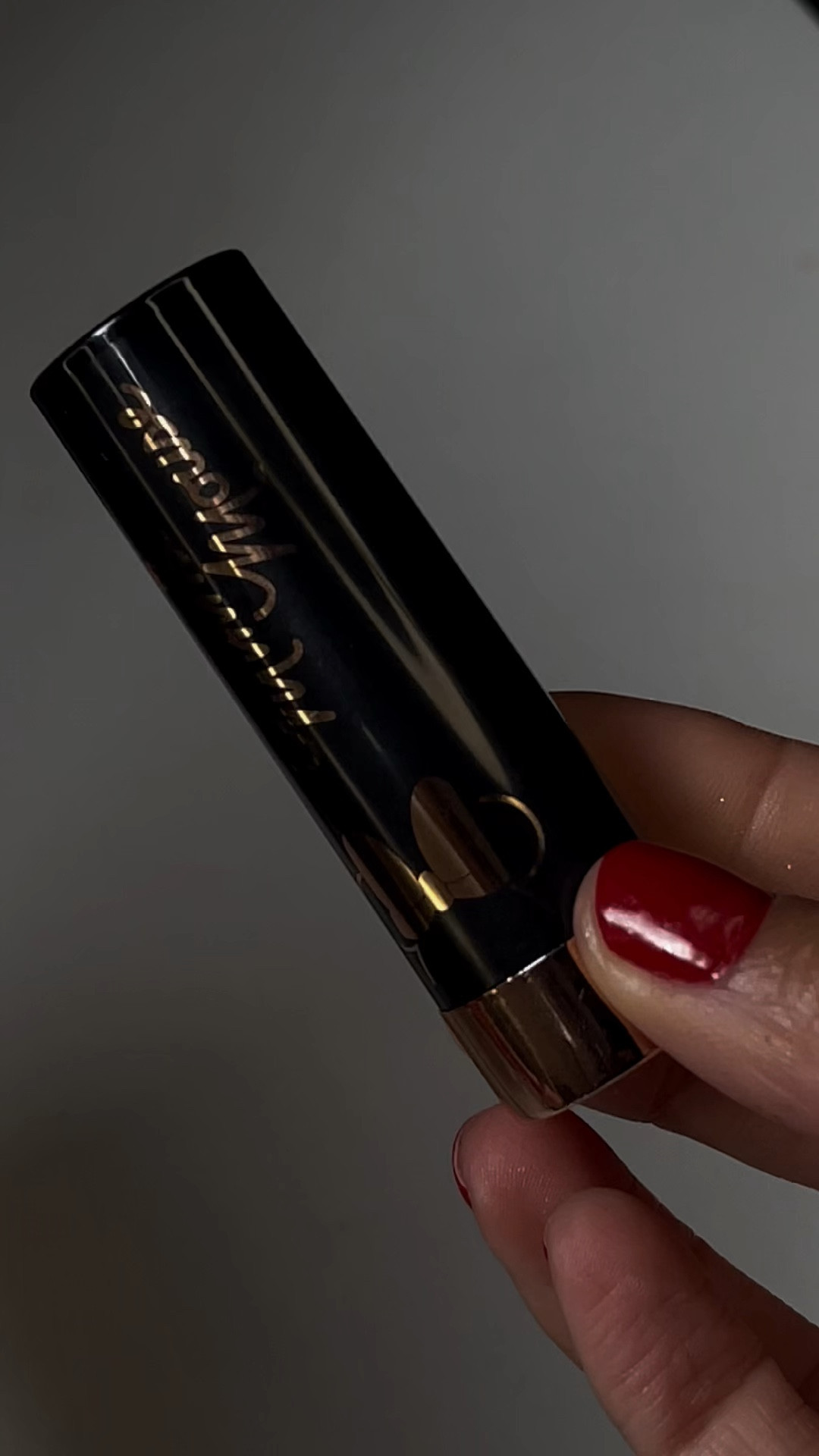 Batom Minnie Mouse linha Bruna Tavares 💖

#LTKbrasil #LTKbeauty