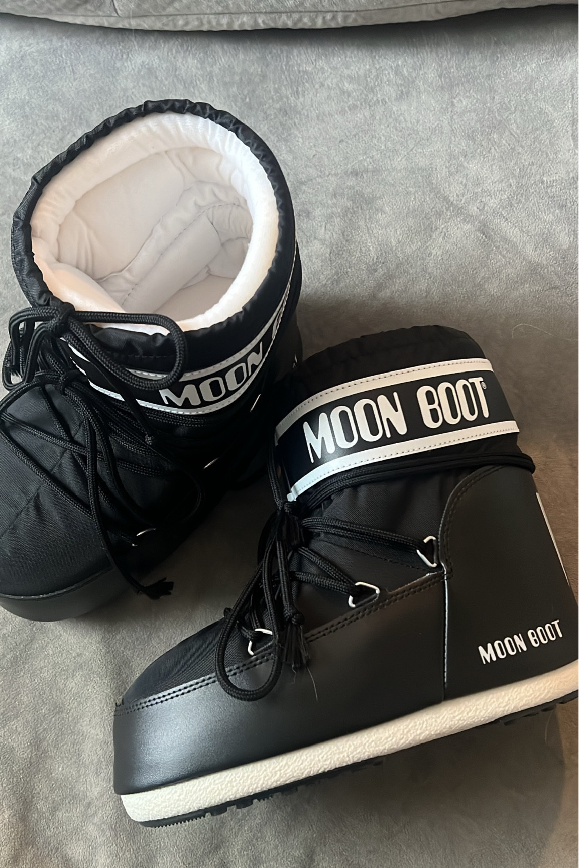 Moon boots 🪩🖤✨

#LTKActive #LTKSeasonal #LTKShoeCrush