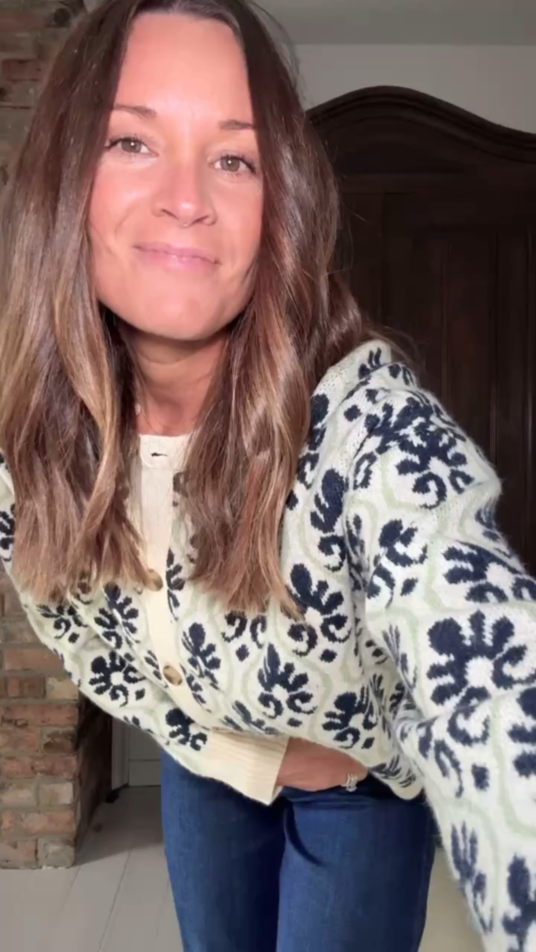 Such a great floral cardigan! Beautiful and stylish! 

#floralcardigan #floral #cardigan #sweater #top #ootd

#LTKmomlife #LTKTall #LTKgrwm