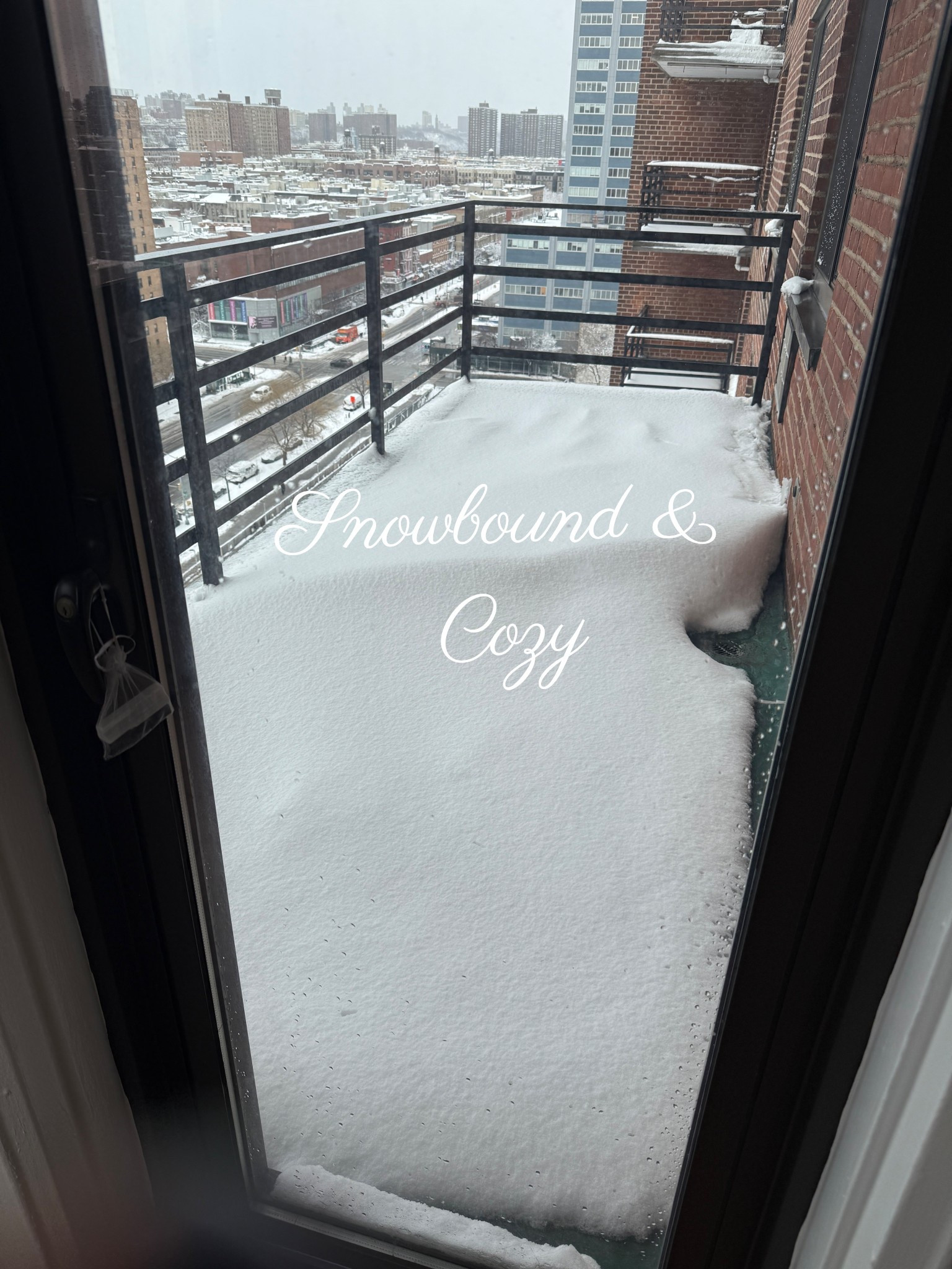 Soft loungewear, warm layers, and nowhere to be. Linked my Old Navy picks. ❄️


#LTKSeasonal #LTKplussize #LTKover40