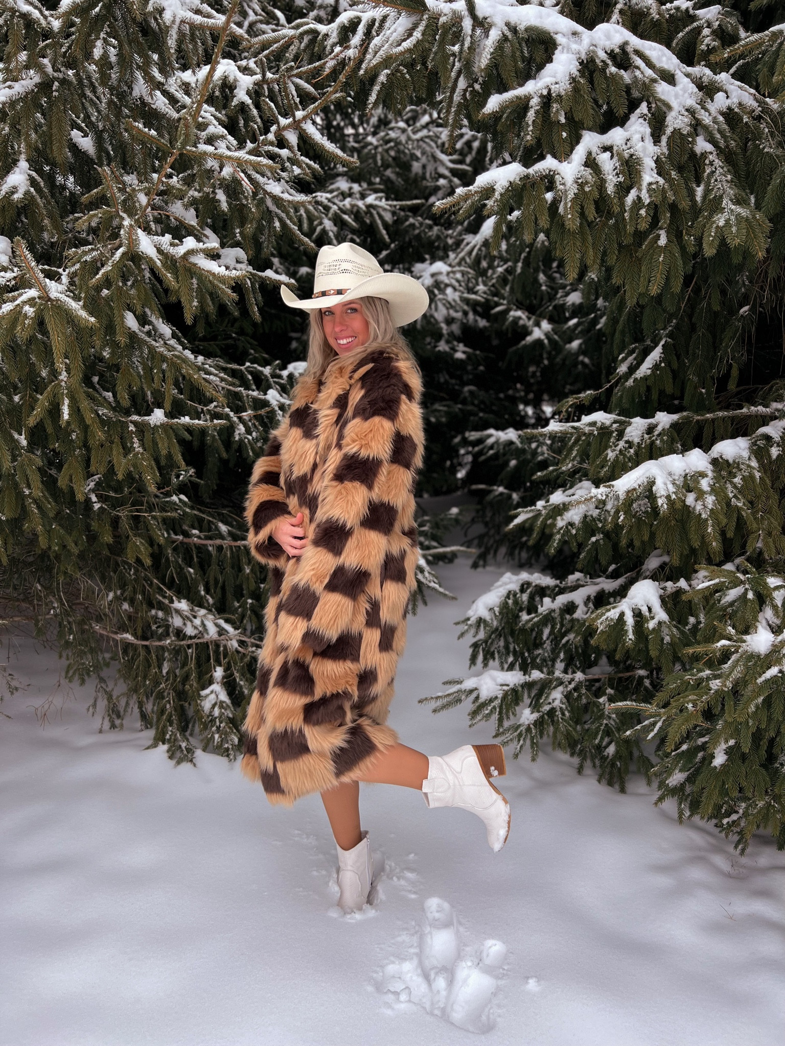 Colorado fit 🤠❄️

#LTKFind #LTKSeasonal #LTKSale