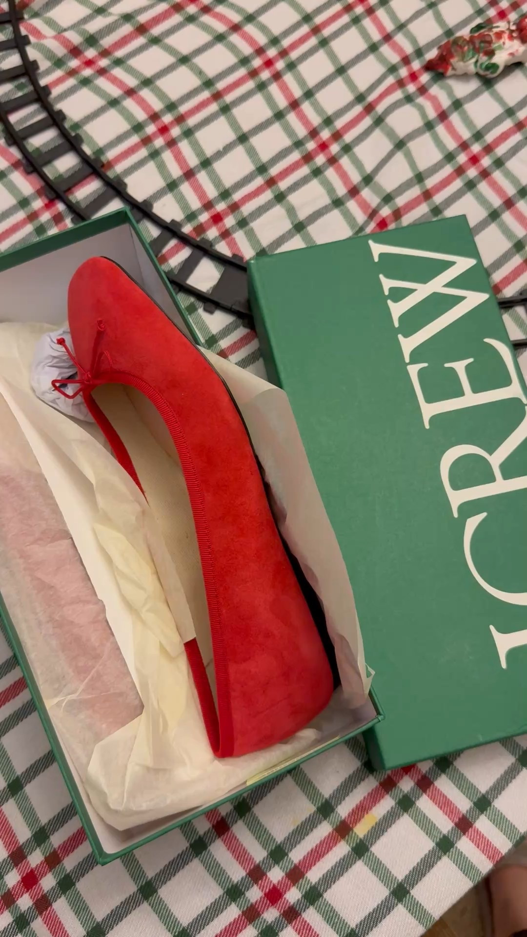 Don’t let the Christmas present madness keep you from ordering some dreamy flats for yourself 😉 



#LTKSaleAlert #LTKGiftGuide #LTKHoliday