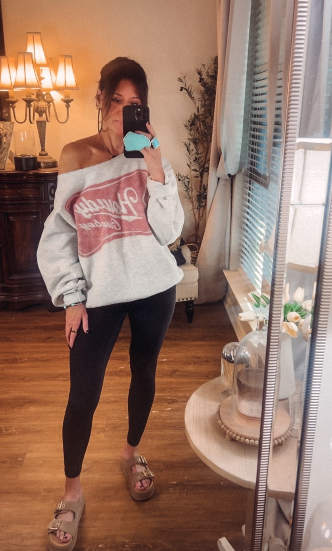 Western sweatshirts 

#LTKFindsUnder50 #LTKOver40 #LTKStyleTip