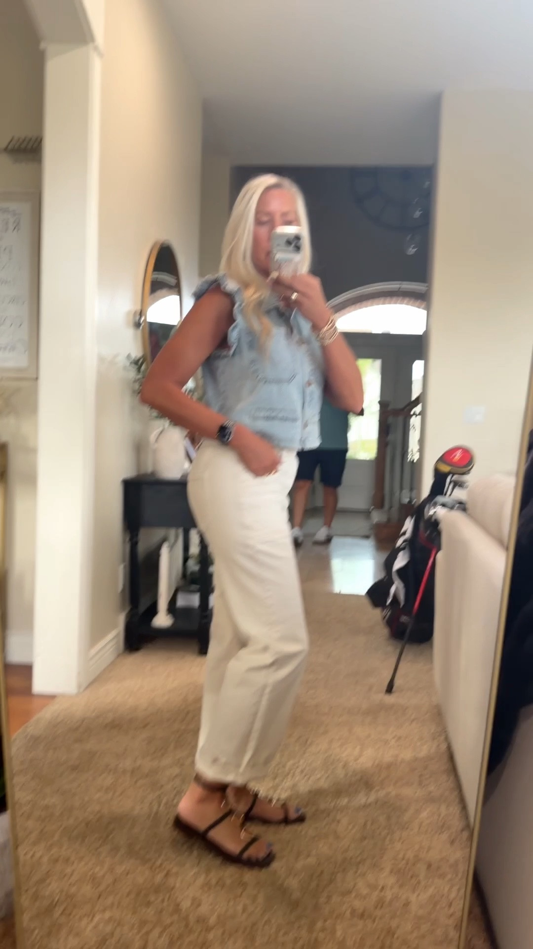Perfect outfit for a night out or lunch with friends!

#LTKdayinmylife #LTKootd #LTKmomlife