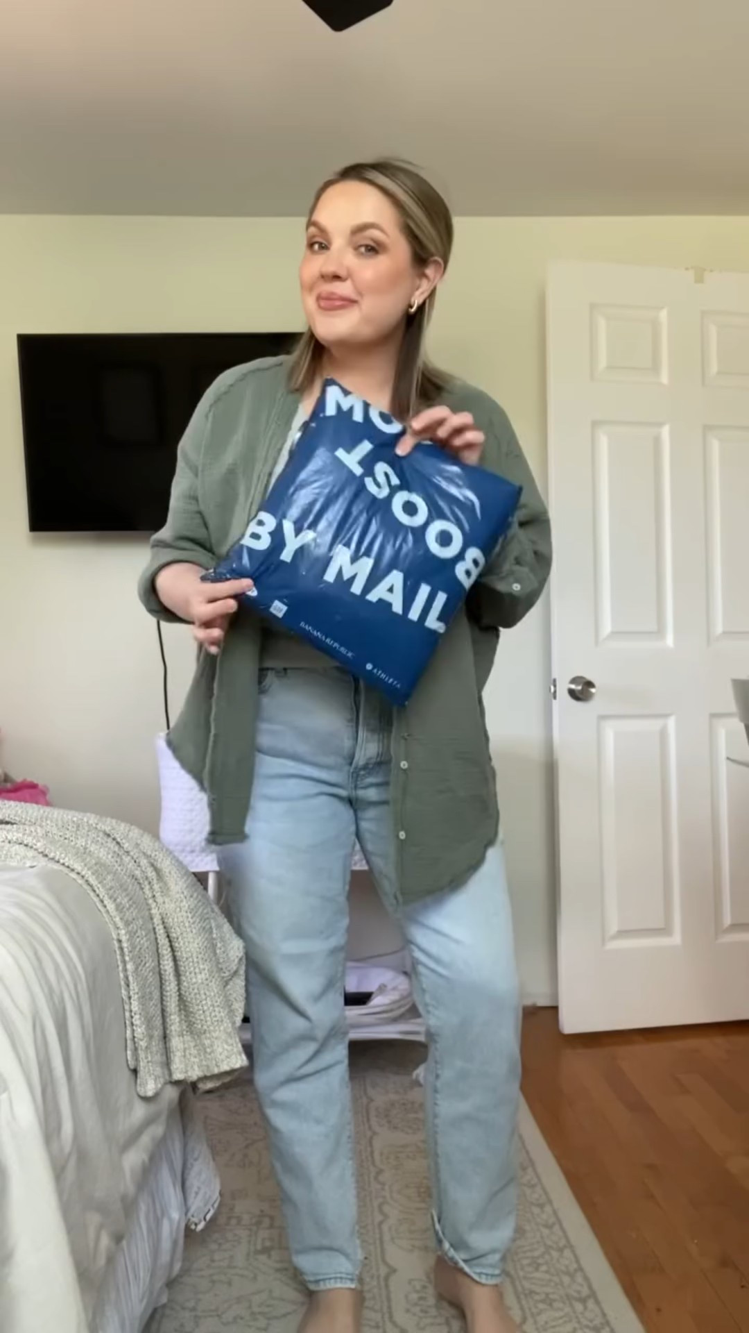 I heard Gap was back… well it never really left for me 😅 I’ve been shopping gap for years, for the girls and myself. When I saw these viral pull-on jeans hitting the internet, they looked like the perfect addition to my postpartum wardrobe. And I had to get my hands on them! 

They’re super comfy, have front and back pockets. The fit is slightly oversized. So, if you are in-between sizes I would  recommend you sizing down. I’m wearing a size Large here. They fit my waist perfectly, but are a little wider in the leg than I normally like. But the comfort level is 12/10

The gap viral pull on jeans. Comes in several washes, and runs a little over sized. I’m wearing a large. 

Comment SHOP below to receive a DM with the link to shop this post on my LTK ⬇ https://liketk.it/5bpq0 #ltkseasonal #ltksalealert #ltkstyletip