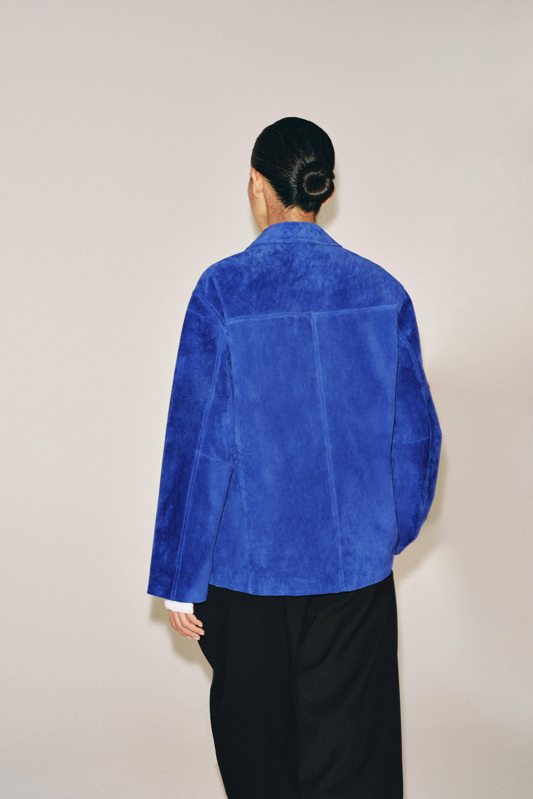 ZARA WOMAN COLLECTION. Jacket made with 100% leather. Featuring a lapel collar and long sleeves. ... | Zara US