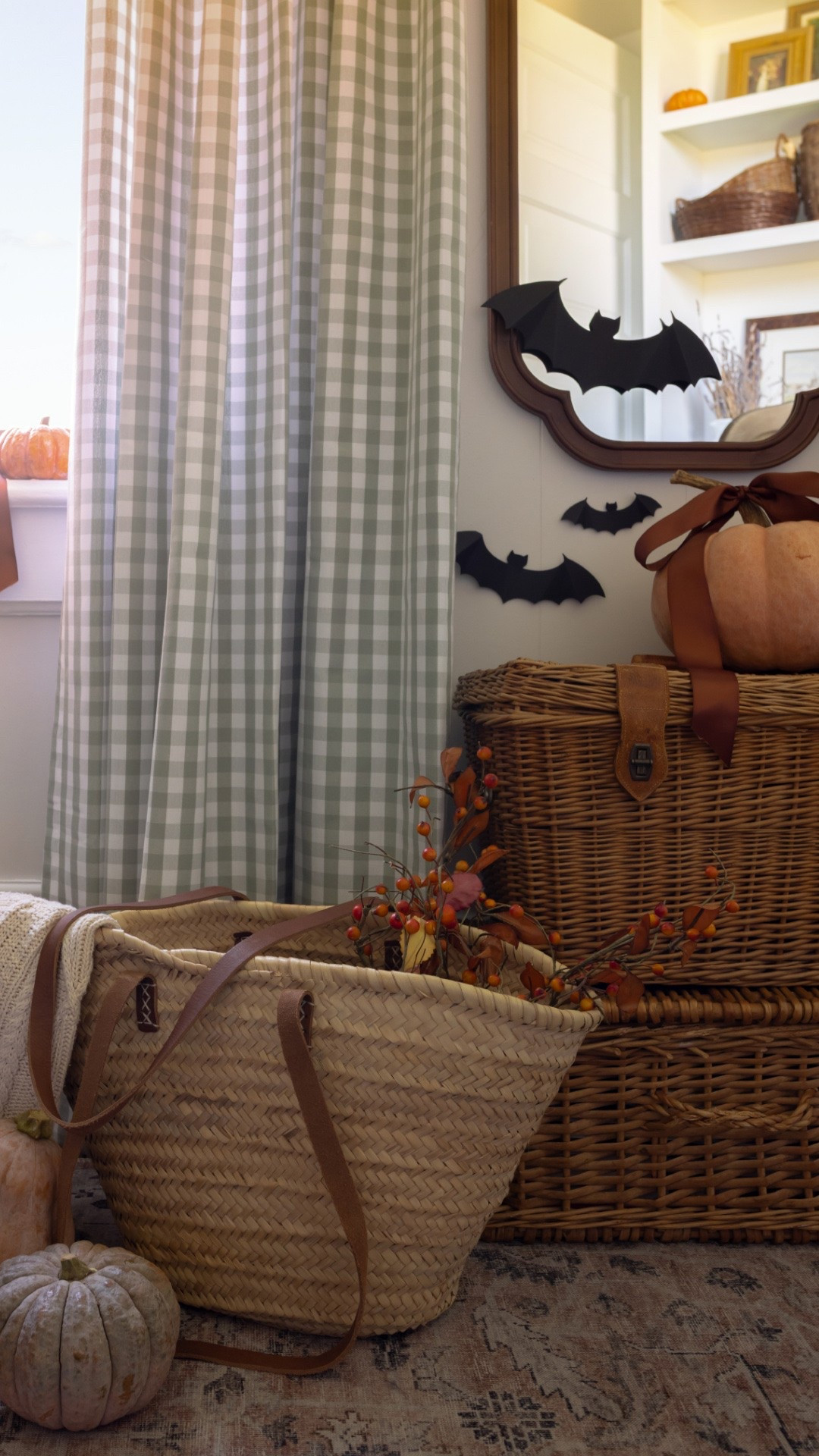 Who knew gingham would look so good for Halloween too? Use CREEKLINEHOUSE for 22% off Two Pages.🎃🍂