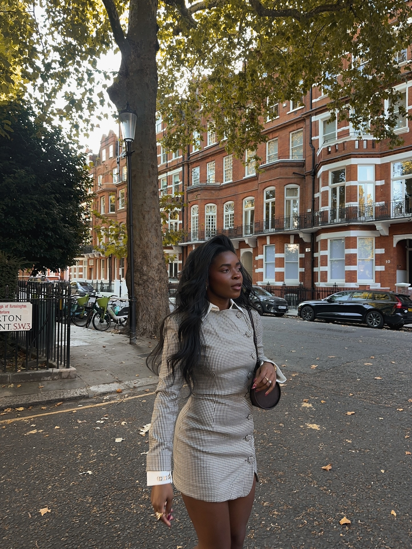 the 80s called and they want their shoulder pads back… I’m keeping them tho 👜✨🍂 

#pinterestgirl #autumninlondon #softblackgirl #falloutfits #houseofcb