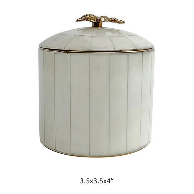 Lidded Round Bee Box | Antique Farm House