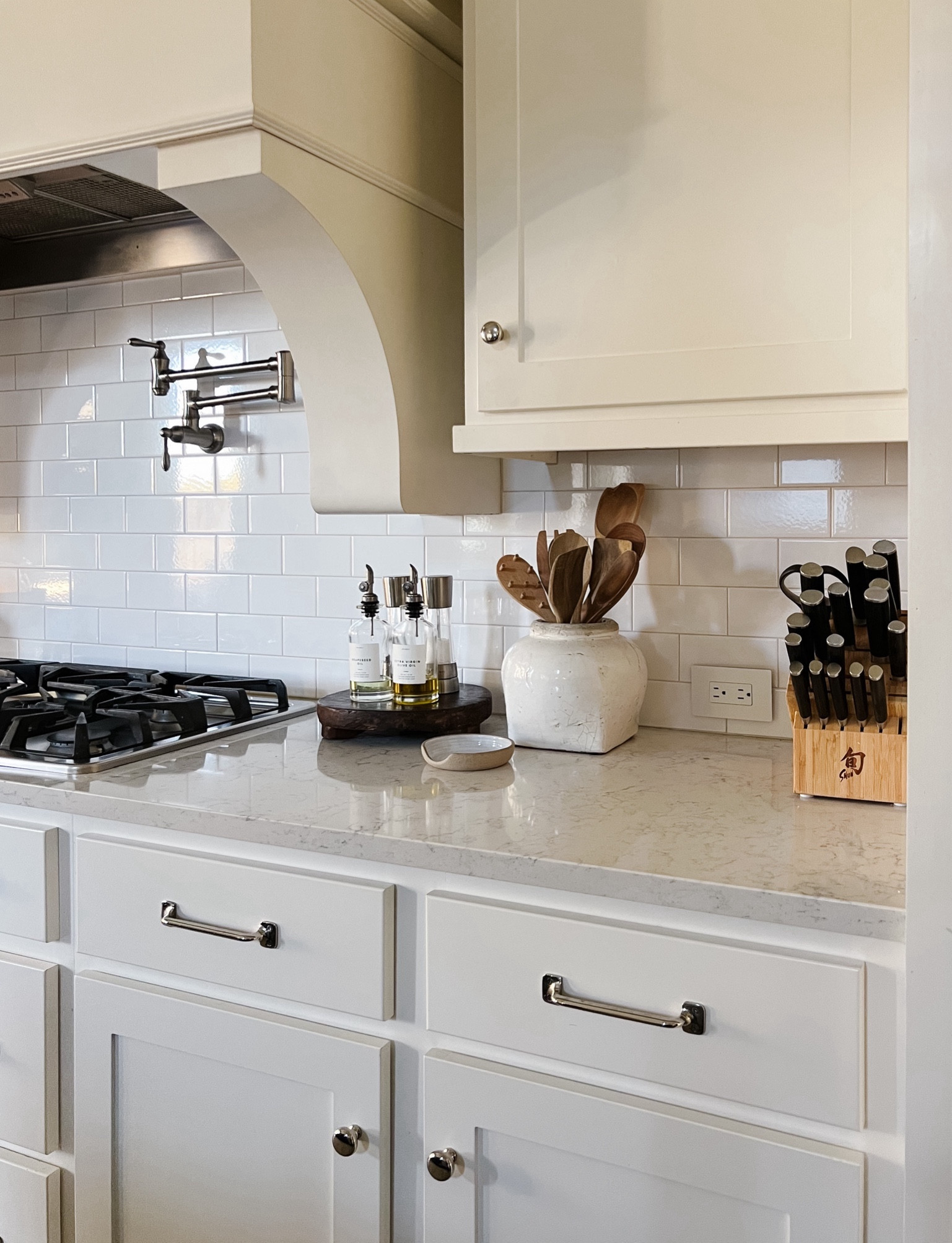 You can have pretty and functional kitchen countertop decor!



#LTKhome