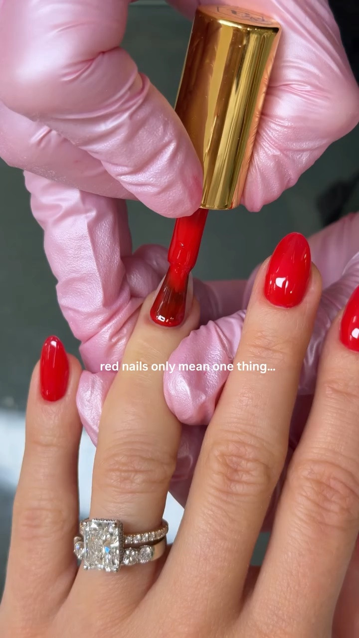 red nails = euro summer 🍒♥️🐞 nails by @spazio.ella 

@apresstudio_ in shade “lucky envelope”

#nailinspo #sometimesiglitch #rednails #rednailtheory #eurosummer