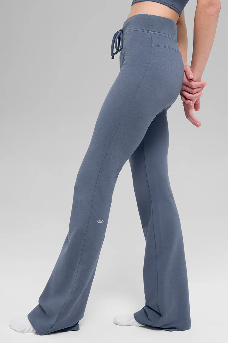 Sway Bootcut Sweatpant - Bluestone | Alo Yoga (US)