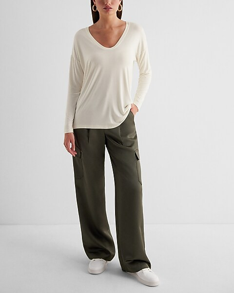 Supersoft Relaxed V-Neck Long Sleeve Tee | Express