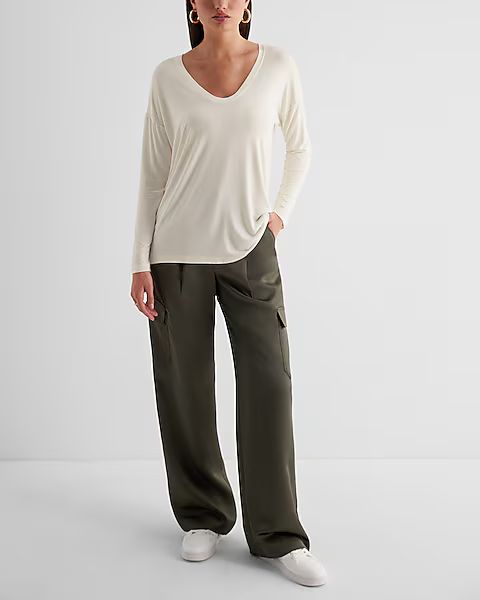 Supersoft Relaxed V-neck Long Sleeve Tee | Express