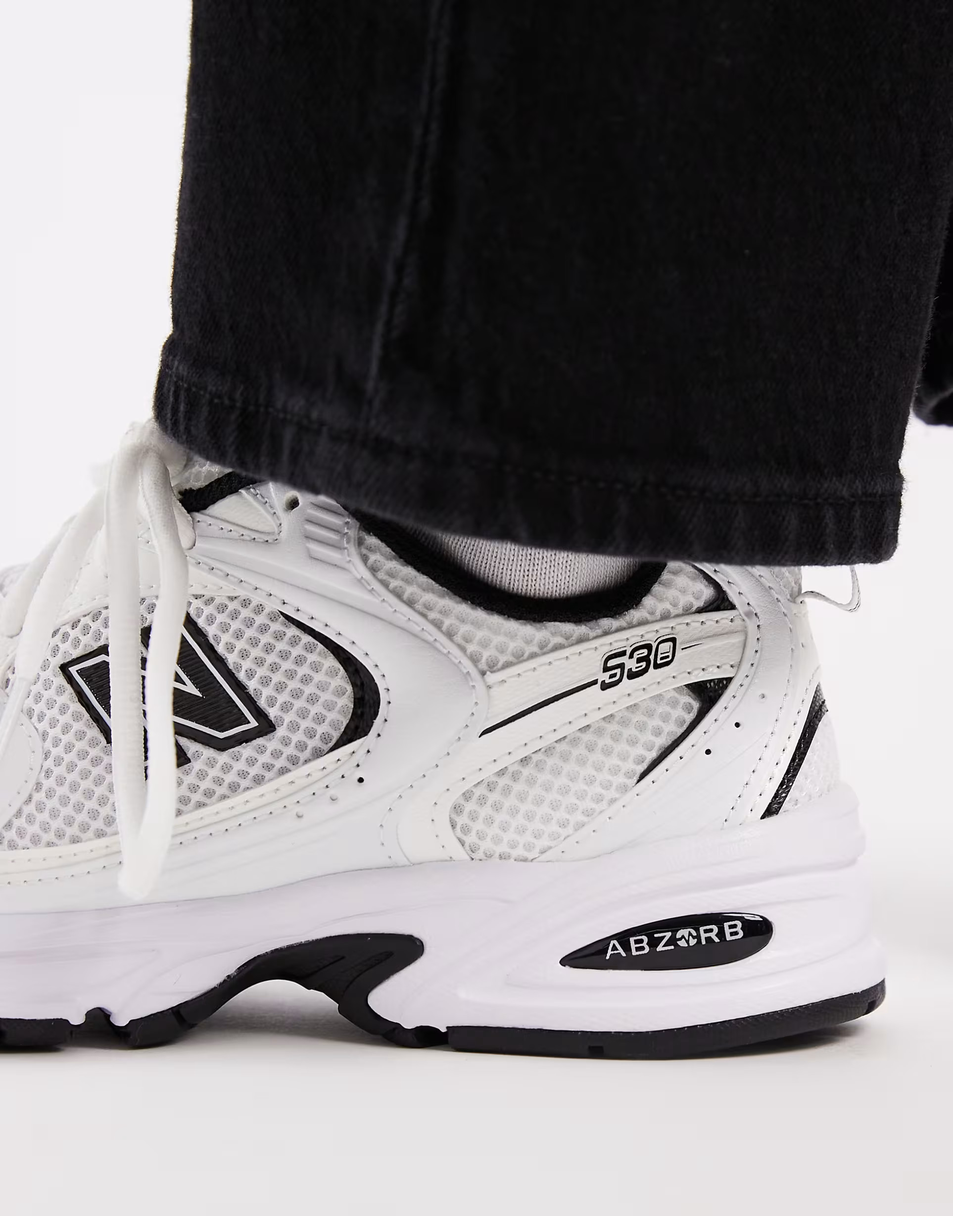 New Balance 530 trainers in white and black | ASOS | ASOS (Global)