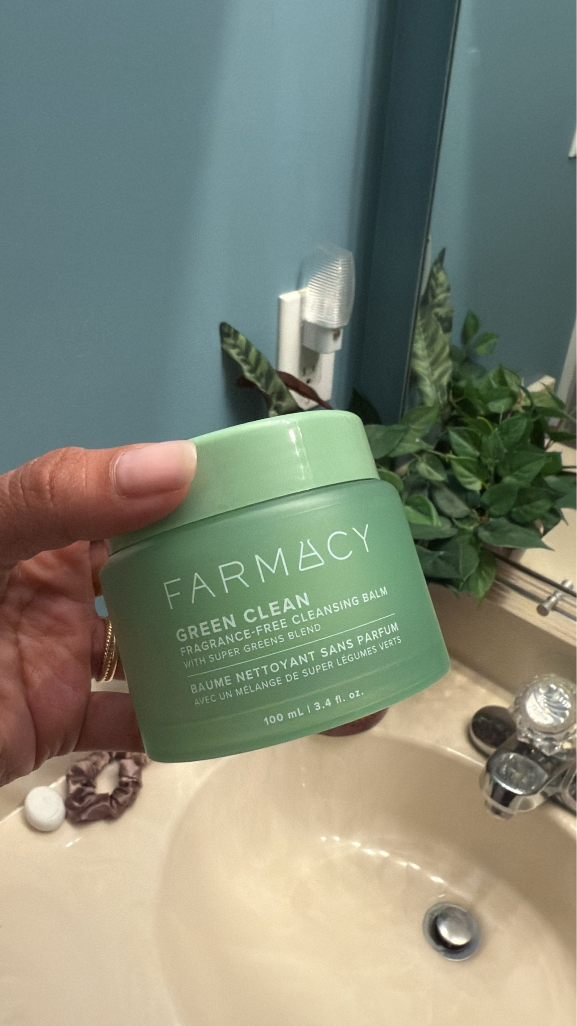 How I took my makeup off 🧼

#LTKselfcare #LTKBeauty #LTKgrwm