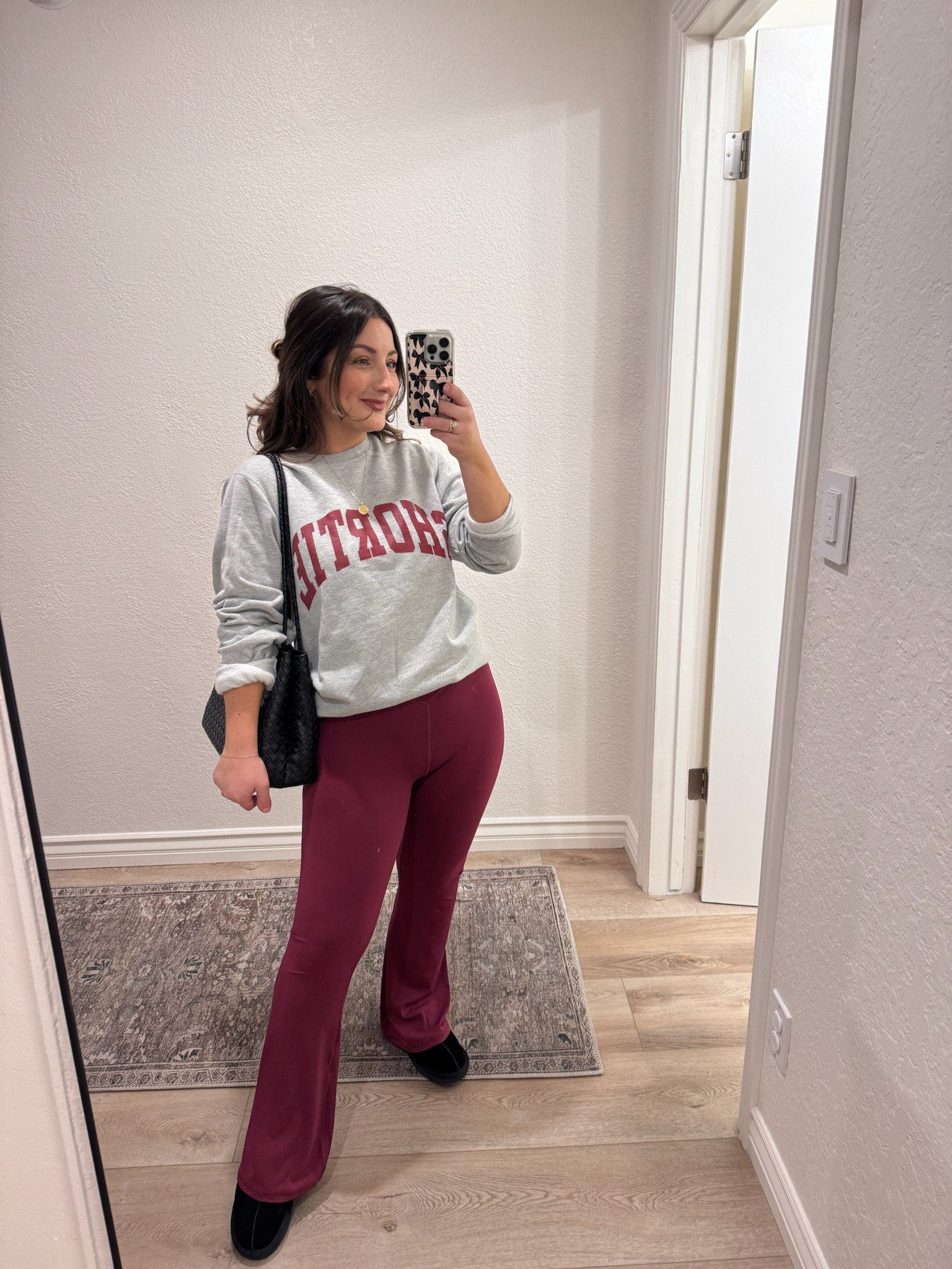 Shortie crewneck sweatshirt size medium
White tee size small
Crossover yoga pants size small 28in inseam 

5'0" 140lbs

#LTKActive #LTKPetite #LTKFindsUnder50