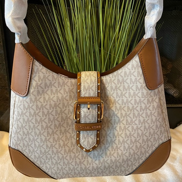 MICHAEL KORS Ilillian Medium Shoulder Bag | Poshmark