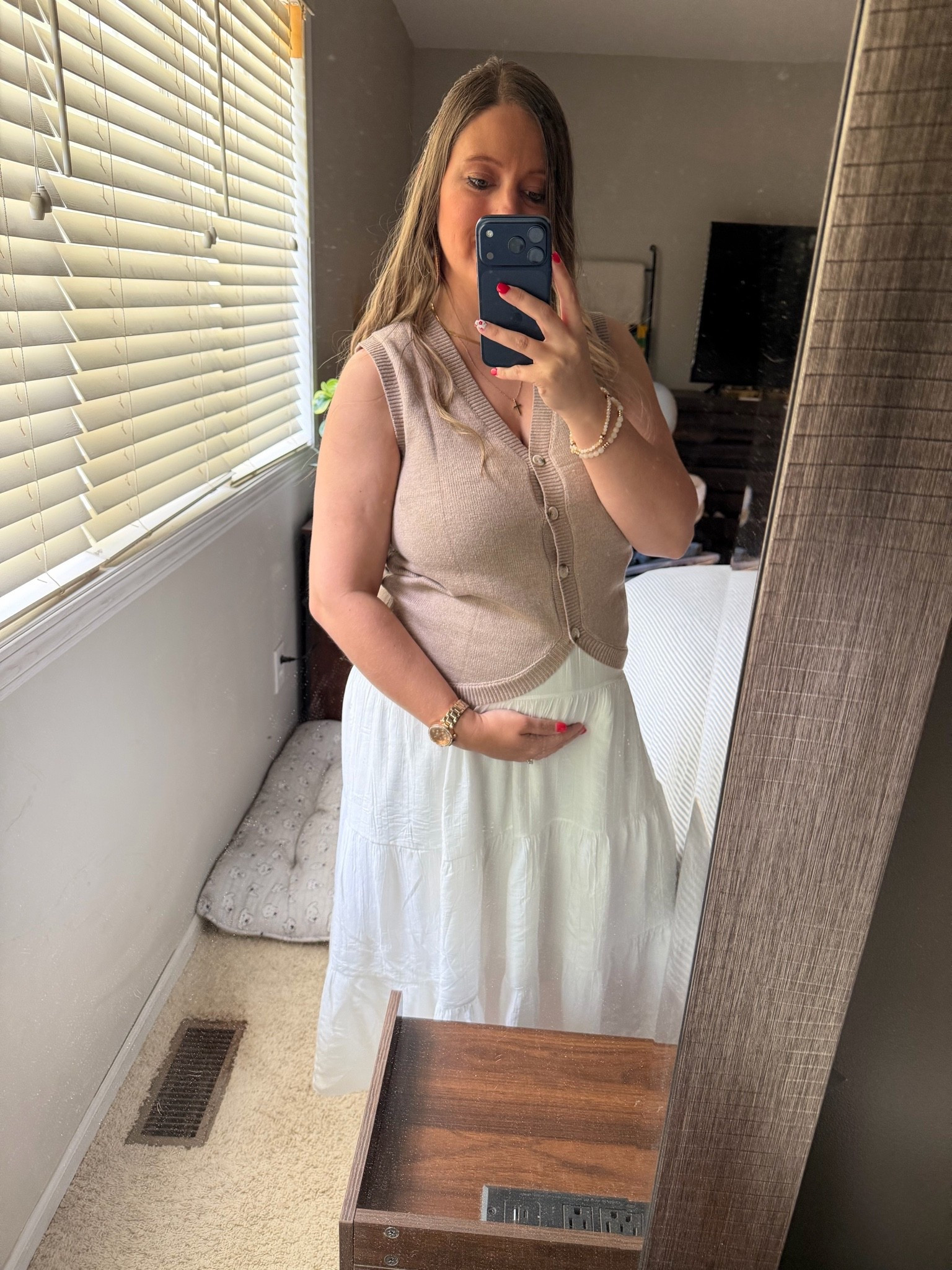 Bump friendly church outfit 
Shirt is a medium- fairly cropped
Skirt is a medium maxi 
#church #bumpfriendly