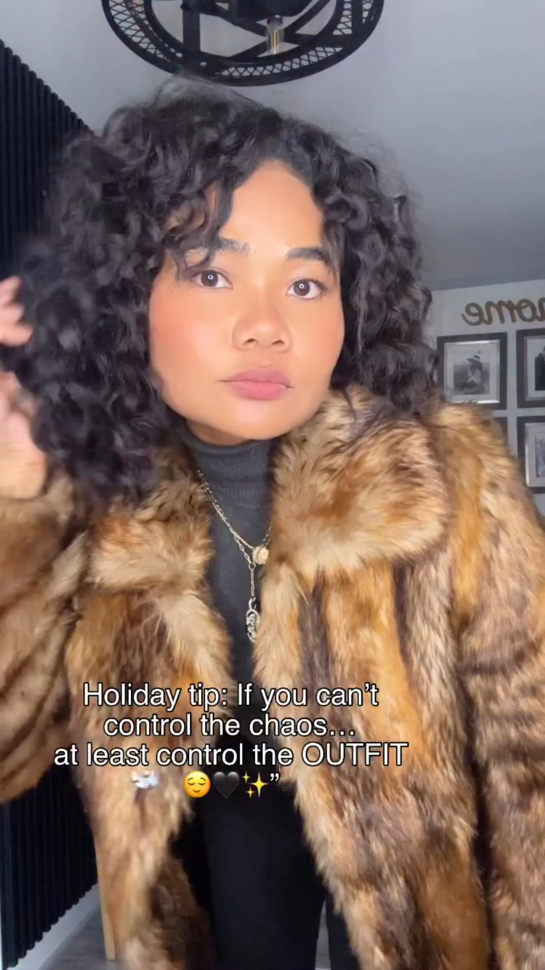 Here comes Santa, here comes Santa… and here I come in my black-on-black fur coat while everyone else shows up in red 😉🎅
Hyping myself up for the next family event because holiday chaos requires main-character energy 😝

👇 COMMENT “HOLIDAY FIT” and I’ll DM you the links
❤️ SAVE this for outfit inspo
🔔 FOLLOW for daily holiday fashion, mom humor + easy styling tips
✨ Sharing cozy glam looks all season long!
#HolidaySlay #HolidayOutfitInspo #WinterFashion2025 BlackFurCoat SassyHolidayStyle MainCharacterEnergy MomStyleUnfiltered FashionReels OOTDReels HolidayGlam ChristmasStyle TrendingLooks LTKHoliday FashionCreator ReelsOutfitInspo furcoatstyles