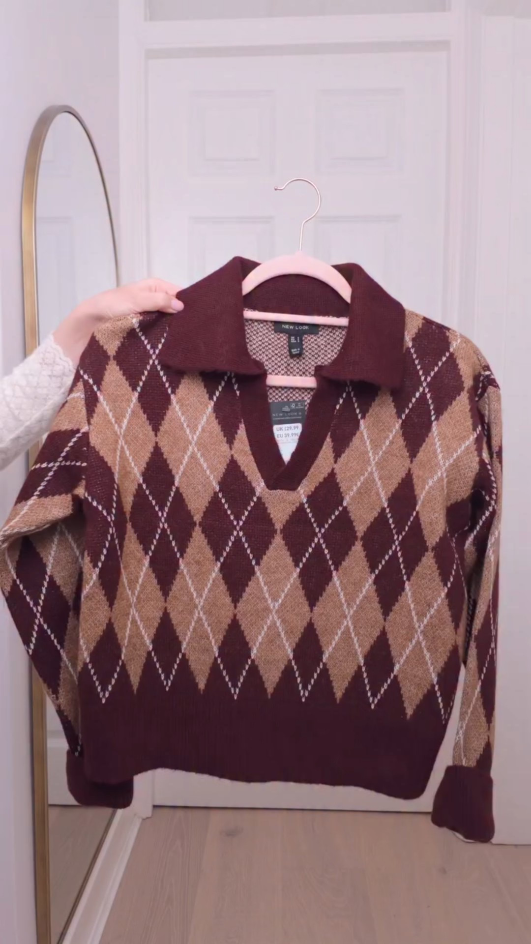 Diving into burgundy for Autumn Outfit Day 4!♥️

So in love with this cozy burgundy argyle knit jumper from @newlook!

I’ve paired it with cute brown shorts and finished the look with a chic burgundy bag and matching shoes. 

What’s one colour you can’t get enough of this autumn? 

Outfits are linked on my @shop.ltk @ltk.europe 
(link in bio)

#ad #newlook #thatnewlookfeeling 

Save this post & follow @petitealpaca for more autumn feminine fashion content.

#HelloAutumn #autumnoutfits #burgundy #burgundyinautumn #argyleknit #burgundytheme #autumnoutfitideas #autumnstyle #browninautumn #fallfashioninspo #ChicFashion #FallOutfits #autumntransition #vintagevibes  #romanticstyle #modernprincess 
#londonfashionblogger  #dreamyaesthetic #femininestyle #preppyfashion #lightacademia #darkacademiastyle 

🗝️ Feminine elegant classy style, modern princess,  GRWM Get ready with me, autumn outfits, New Look, autumn fashion inspo
Preppy look, light academia aesthetics

#LTKautumn #LTKuk #LTKFashionMonth