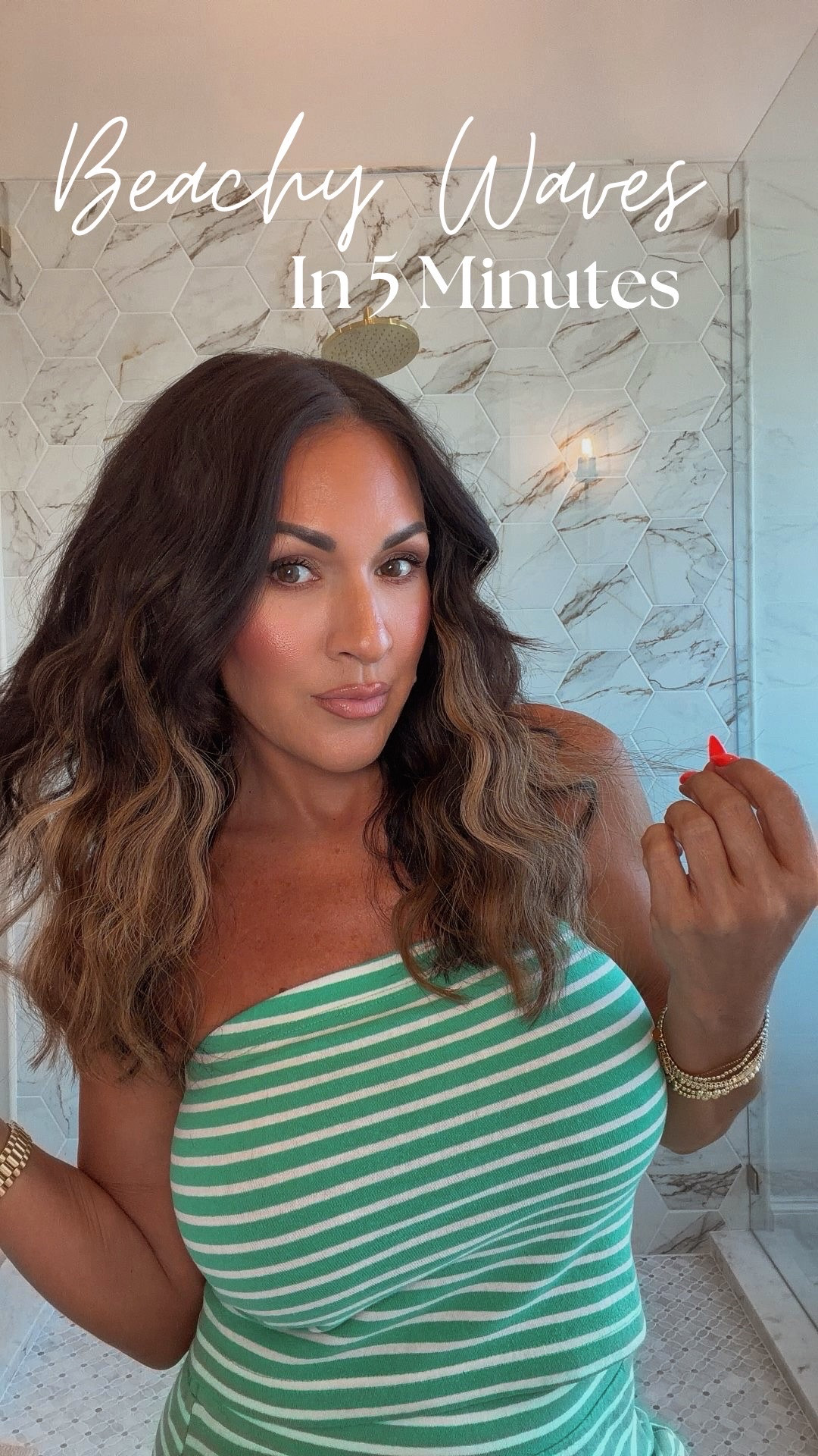 If a hairstyle takes longer than my coffee to make, I’m probably not doing it. 😅

These beachy waves take me under 5 minutes and somehow still look like I spent way more time getting ready than I actually did.

The goal these days? Easy. Effortless. A little volume, a little texture, and out the door we go.

#Over40Beauty #Over40Style #HairTutorial #BeachyWaves #EasyHairStyles