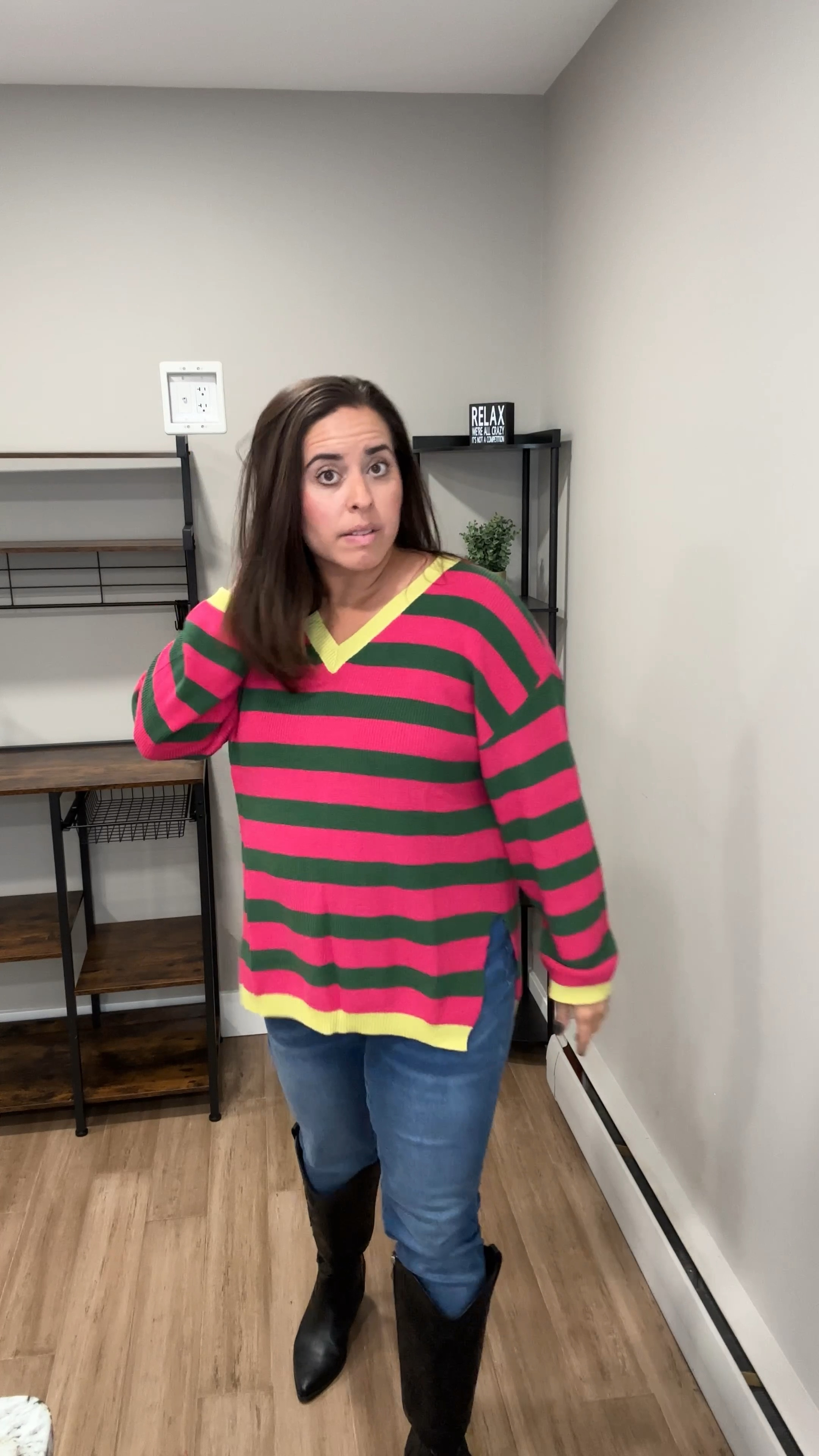 Oversized sweater for fall on a mid size body 
Sweater size Large
Jeans size Large
Boots size 9

#LTKFindsUnder50 #LTKVideo #LTKMidsize