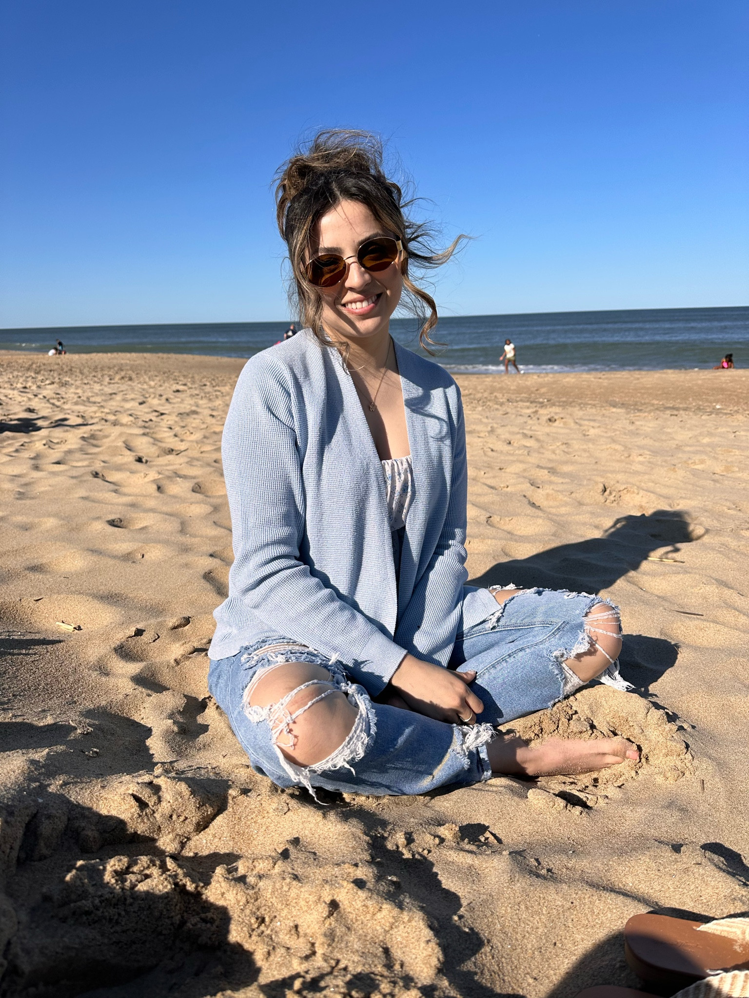 Windy beach day!🩵🥶

#LTKfindsunder50 #LTKSeasonal #LTKstyletip
