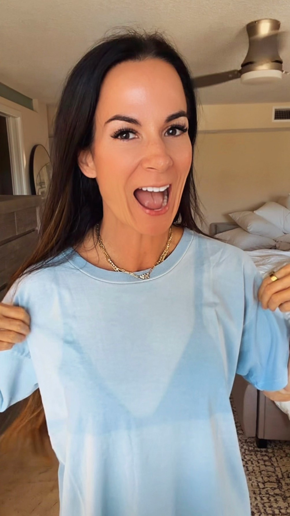 Straight outta the box and immediately on the body… because patience is overrated 💁🏽‍♀️

This tee?
✔️ soft
✔️ comfy
✔️ giving effortless beachy chic

And honestly… isn’t that the whole vibe of life lately? Easy, elevated, and just cute without even trying.

Consider this your sign to upgrade your basics 💙 wearing a S

Nicole Colee, Daydreamer 

#LTKdayinmylife #LTKootd #LTKgrwm