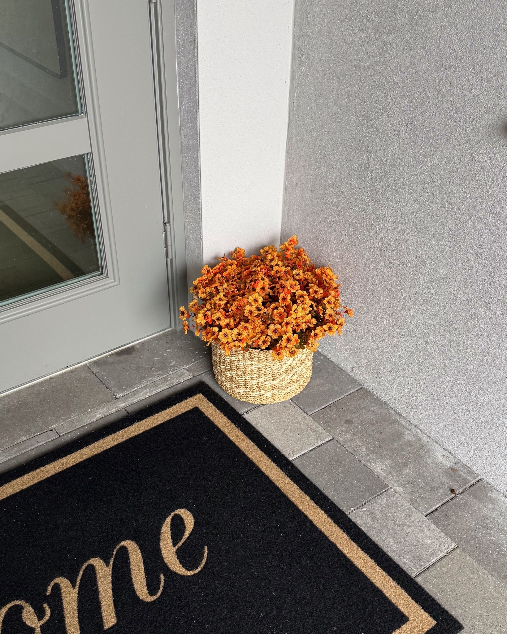 Faux mums and the start of fall front porch styling

#LTKSeasonal #LTKHome