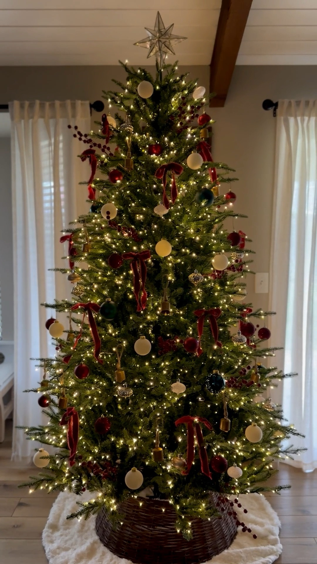 Christmas tree decorations ♥️ | twinkle light grand dutchess

#LTKHoliday #LTKSaleAlert #LTKSeasonal