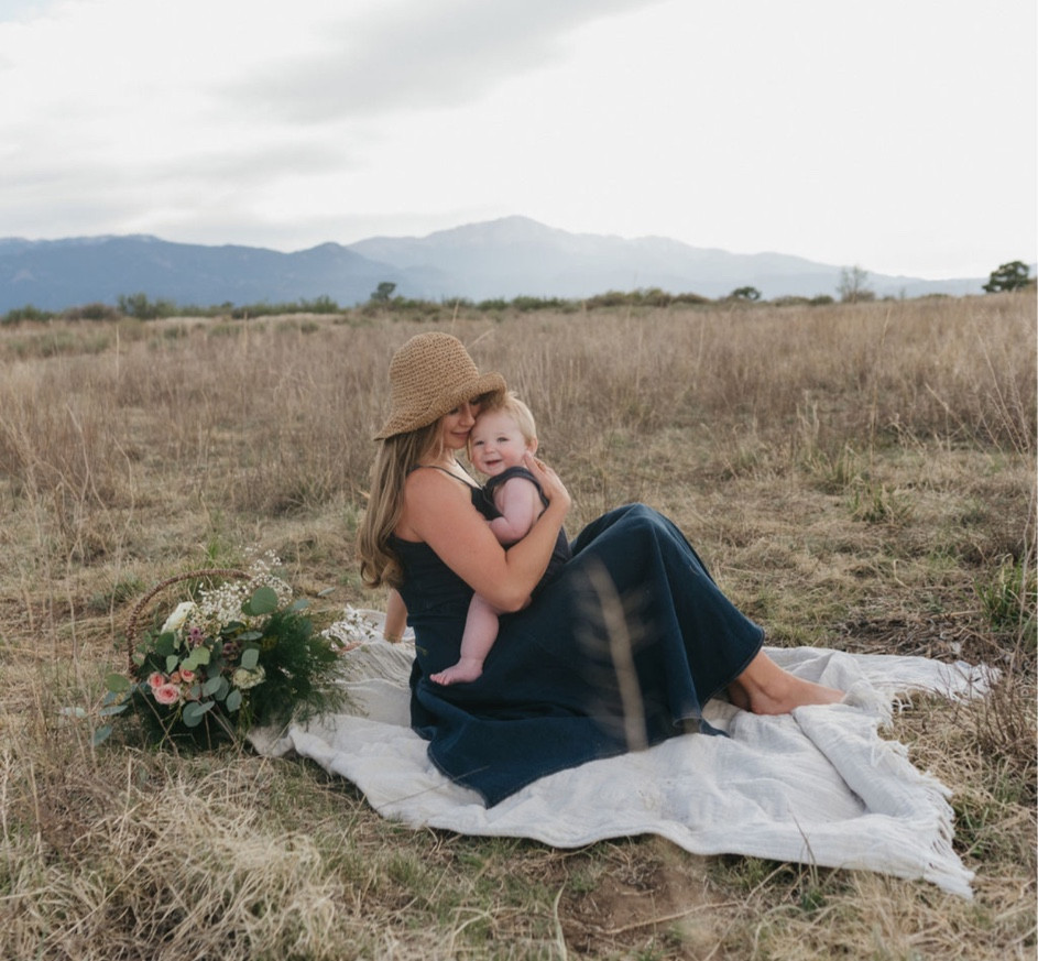 Mothers day photos 🤍 🌿🧺
Dress linked here / babys fit & shoot accessories  linked in amazon storefront 🔗￼(see instagram bio @hanncoleman to get to amazon storefront) 