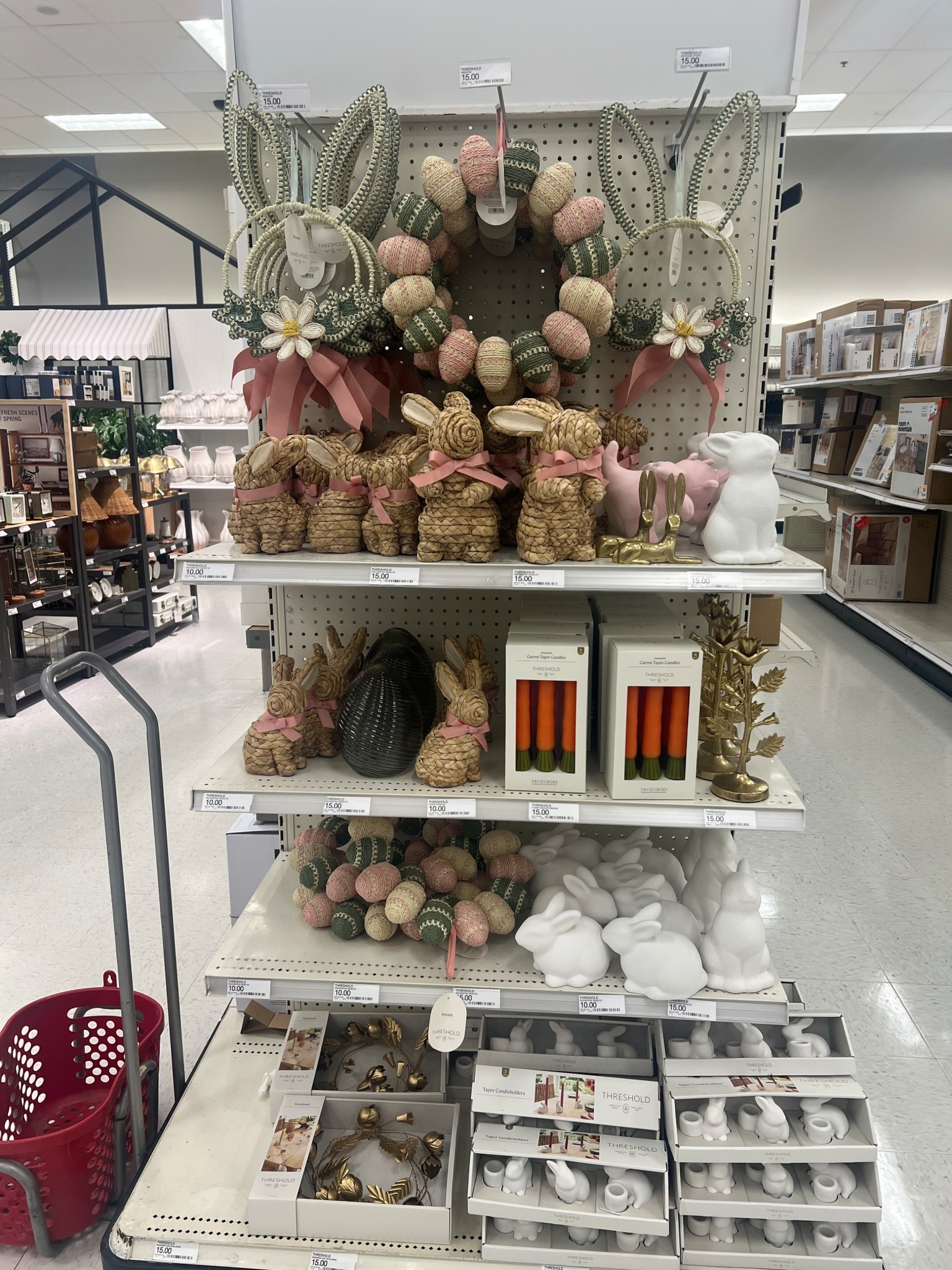 Lots of cute Easter decor 

#LTKspring #LTKSeasonal #LTKHome