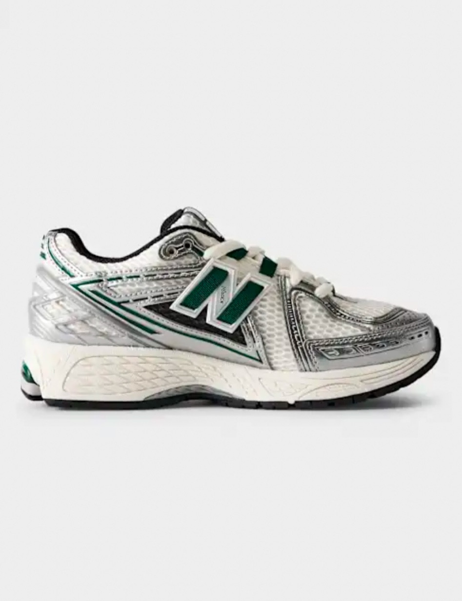 comfy walking shoes aritzia / new balance sizing 1 whole size down (I’m a typical 7.5 and got a 6.5)

#LTKStyleTip #LTKFindsUnder100 #LTKFitness