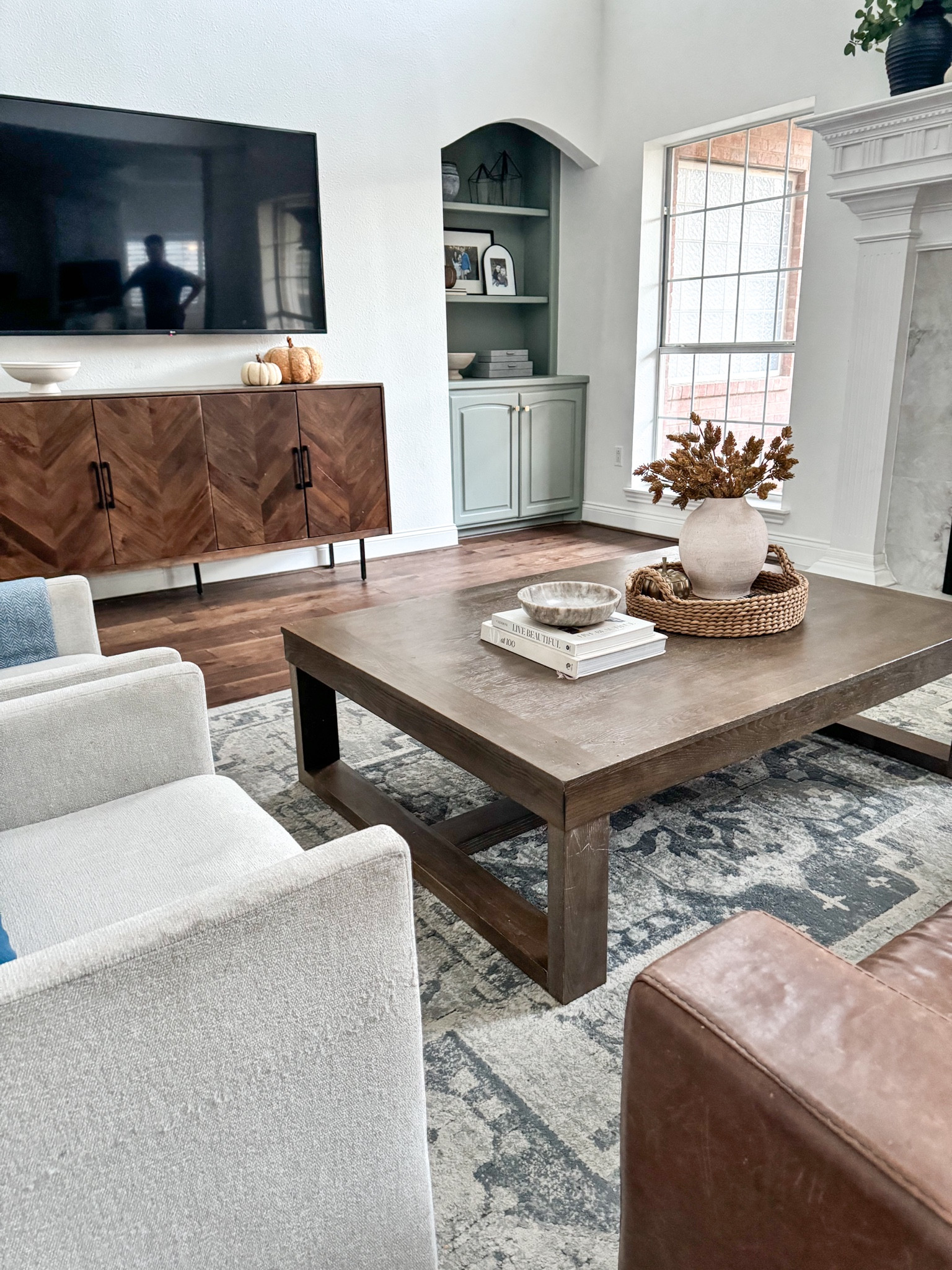 Shop my Living Room! 😍

#LTKFamily #LTKFindsUnder100 #LTKHome