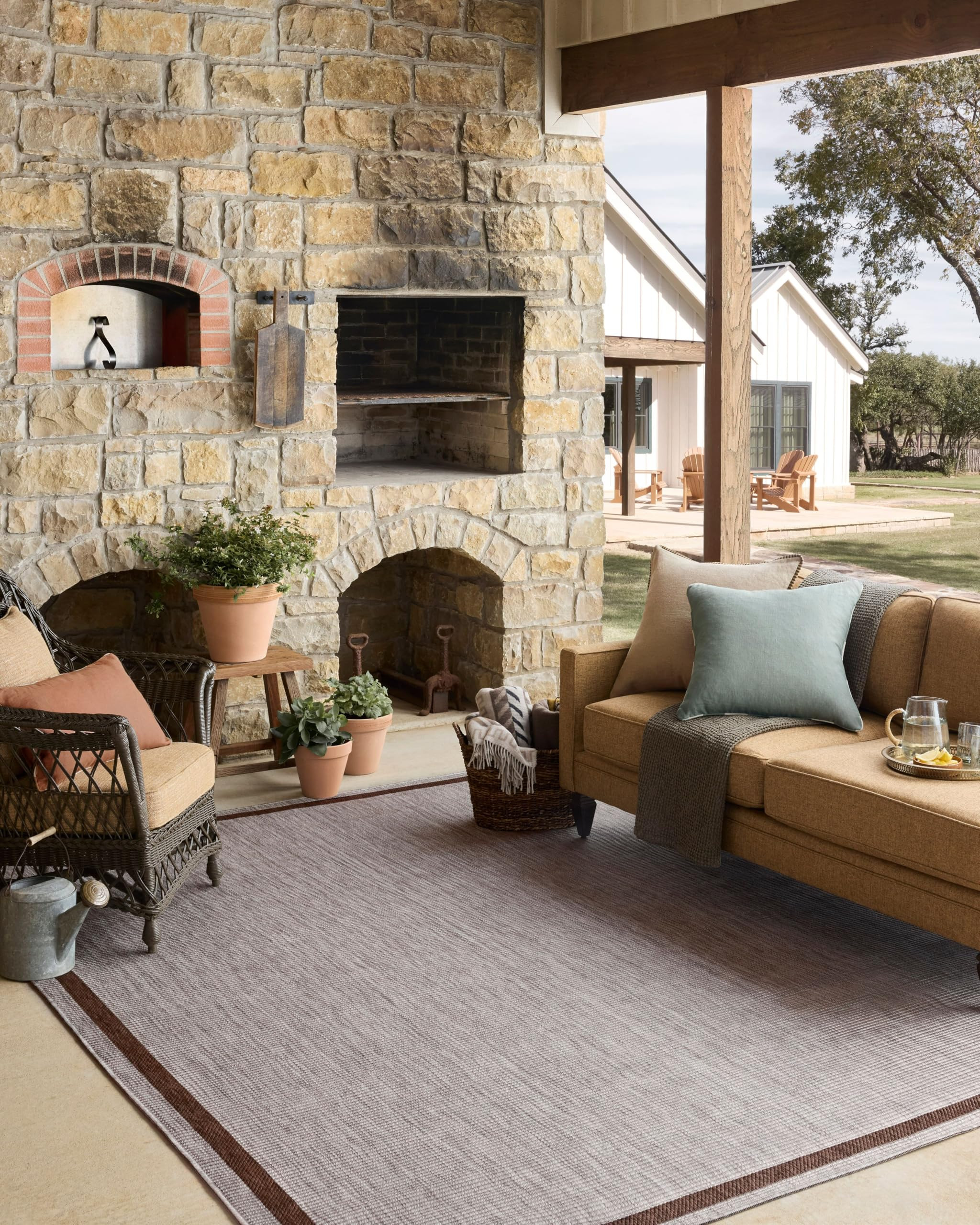 Loloi II Easton Collection ESN-02 Dove/Coffee 4'-0" x 6'-0" Reversible Indoor/Outdoor Accent Rug | Amazon (US)