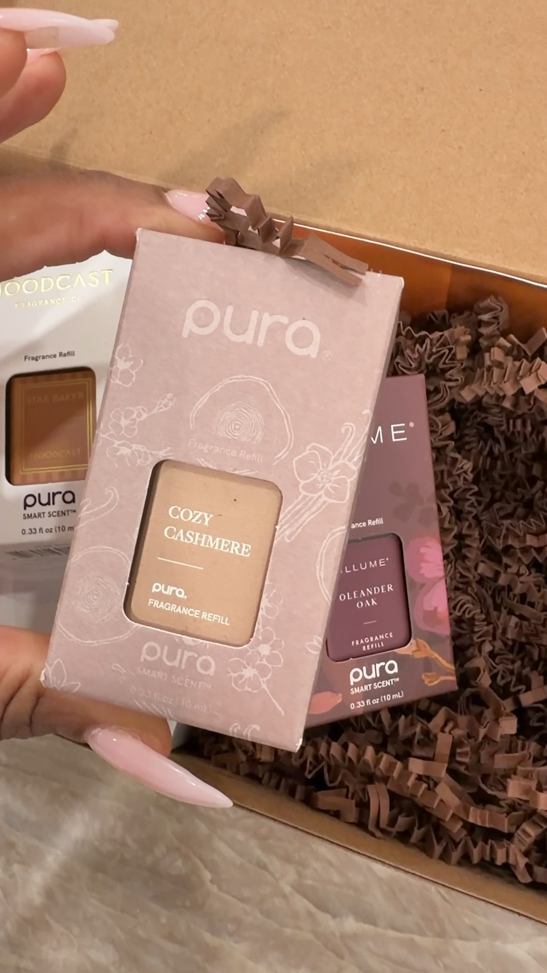 Scroll to shop! ✨ Loving these Pura diffuser fragrances. Everything is linked below.👇🏾

Desliza para comprar. ✨ Amando estas fragancias de Pura.

📲 Download the free LTK app & follow me @kirasfashionfinds to shop all my daily finds.

#LTKdayinmylife #LTKHome #LTKmorningroutine