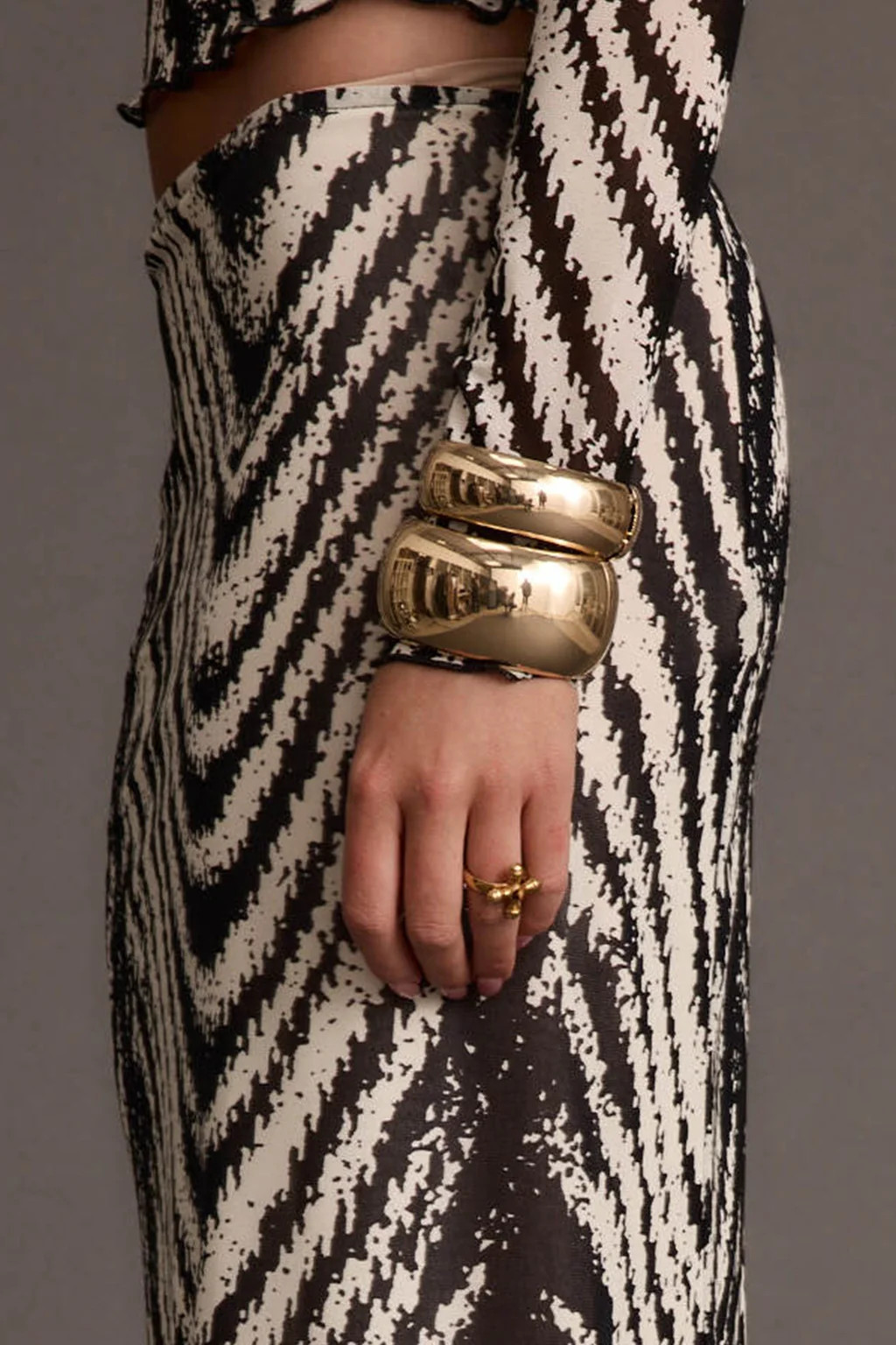 Runyon Set of 2 Gold Cuff Bangles | 12th Tribe | 12th Tribe