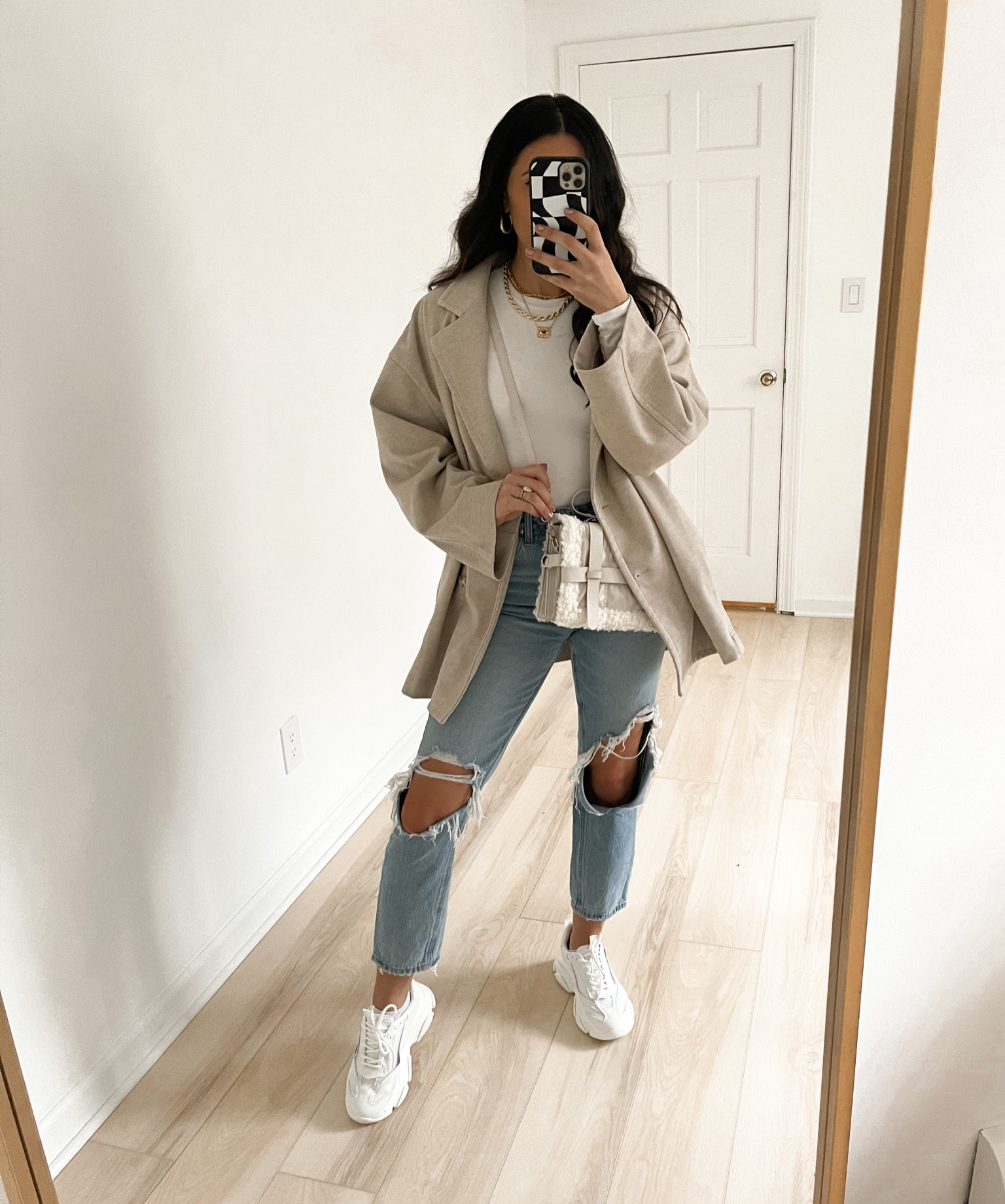 Casual weekend day drinking outfit #sneakeroutfit .:. Wearing 26 in jeans and small in everything else. 

Sneakers and bag on my Amazon storefront 

#LTKSeasonal #LTKFind #LTKunder50
