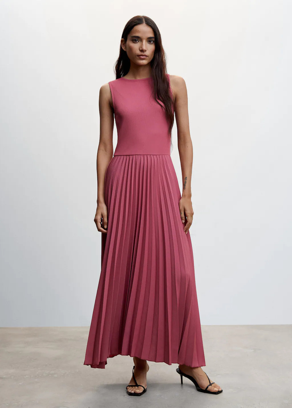 Pleated knitted dress | MANGO (US)