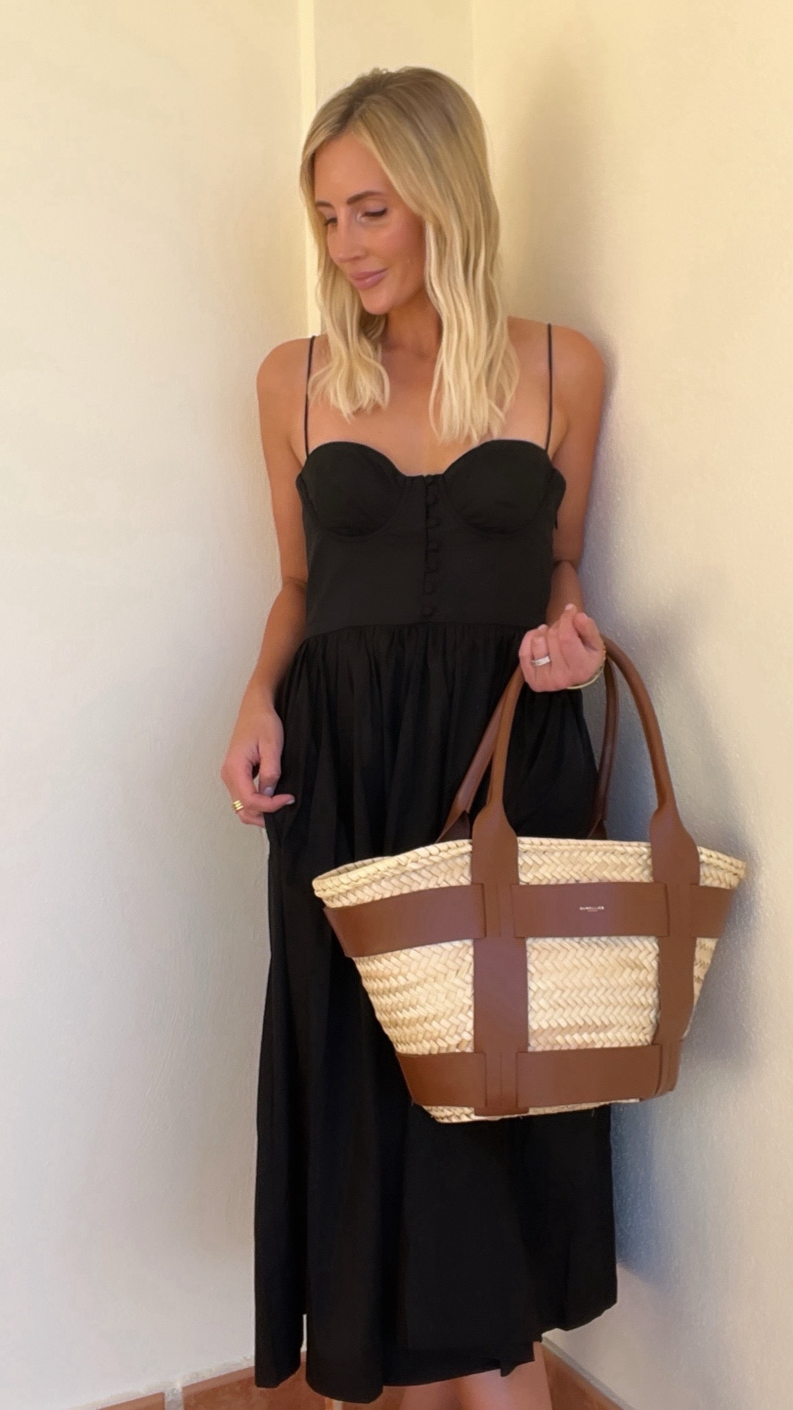 Just found my favorite summer tote on sale for 40% off in the poppy red color!!

#LTKItBag #LTKSeasonal #LTKSummerSales