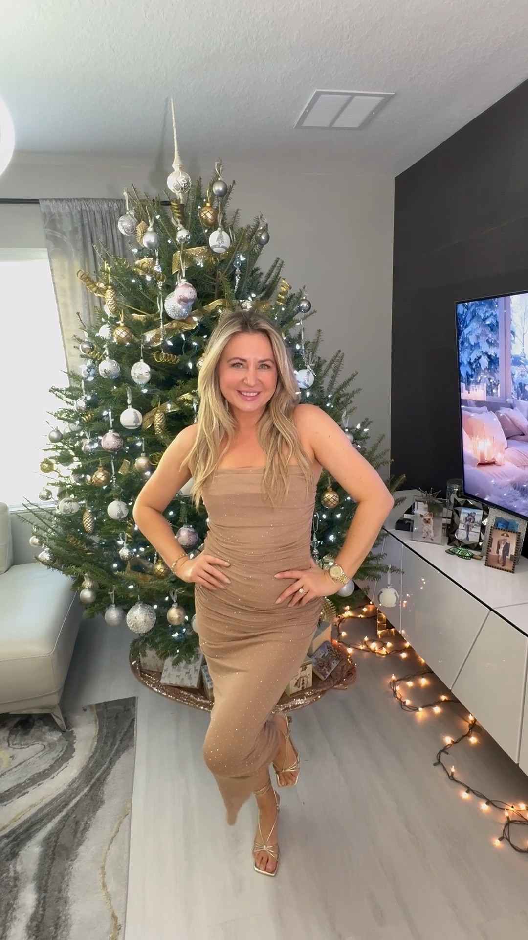Holiday party dress 
Save 35% with code AGGISAVE35
Wearing small. I’m 5’6

#vici #holidays #christmas #dress 

#LTKHoliday #LTKootd #LTKGiftGuide