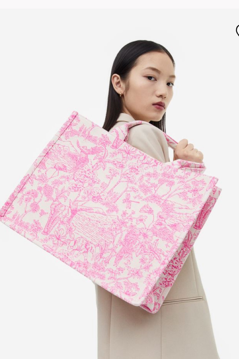 I AM OBSESSED with this bag! The colour the print everything about it is just gorgeous! #hm

#LTKstyletip #LTKunder50 #LTKSeasonal