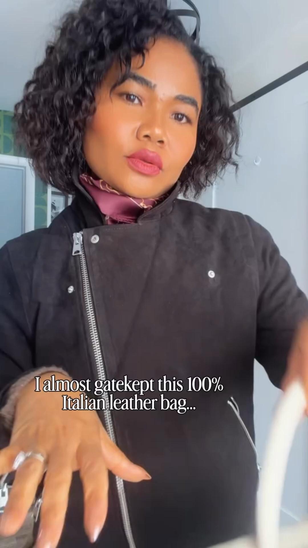 Luxury without the luxury price tag 🤎 @onequince 

I’m still not over the fact that this bag is 100% Italian leather and somehow still affordable. The quality, the structure, the timeless look… it literally gives designer vibes without the designer markup.

If you love elevated everyday pieces that look expensive, this bag is it.

✨ Save this for bag inspo
✨ Comment “LINK” if you want the details
✨ Follow for more affordable luxury fashion finds

#italianleatherbag
#luxurylookforless
#elevatedstyle
#affordableluxury
#fashionfinds