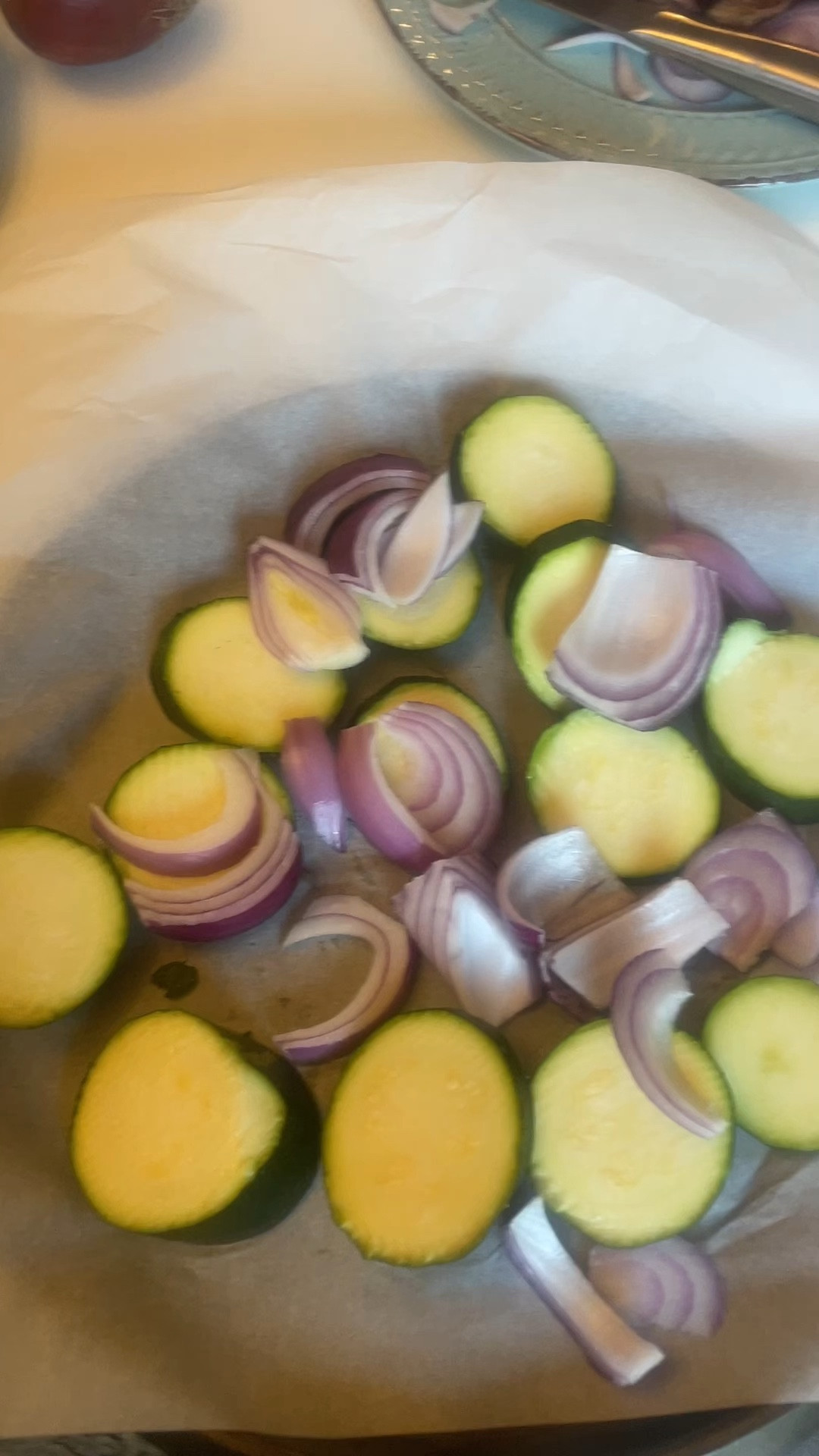 A simple weeknight dinner for our family of zucchini and onions, pork, and Mac and cheese from Aldi ❤️✅😍 #dinnerideas #dinner #simpledinnerecipe #homemakerlife #homemakers #homemakersoftiktok #mom #moms #momlife #momsoftiktok #home #family #aldi #kinders #veggies 

#LTKfamily #LTKhome #LTKkids