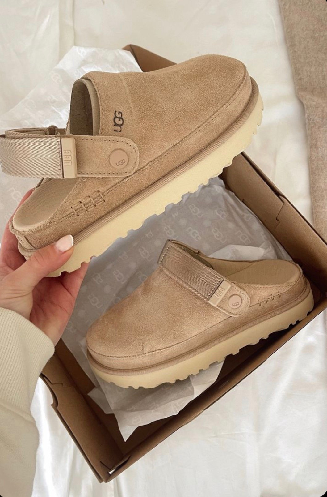 Ugg clog on sale today! #uggszn #uggsale 

#LTKGiftGuide #LTKCyberWeek