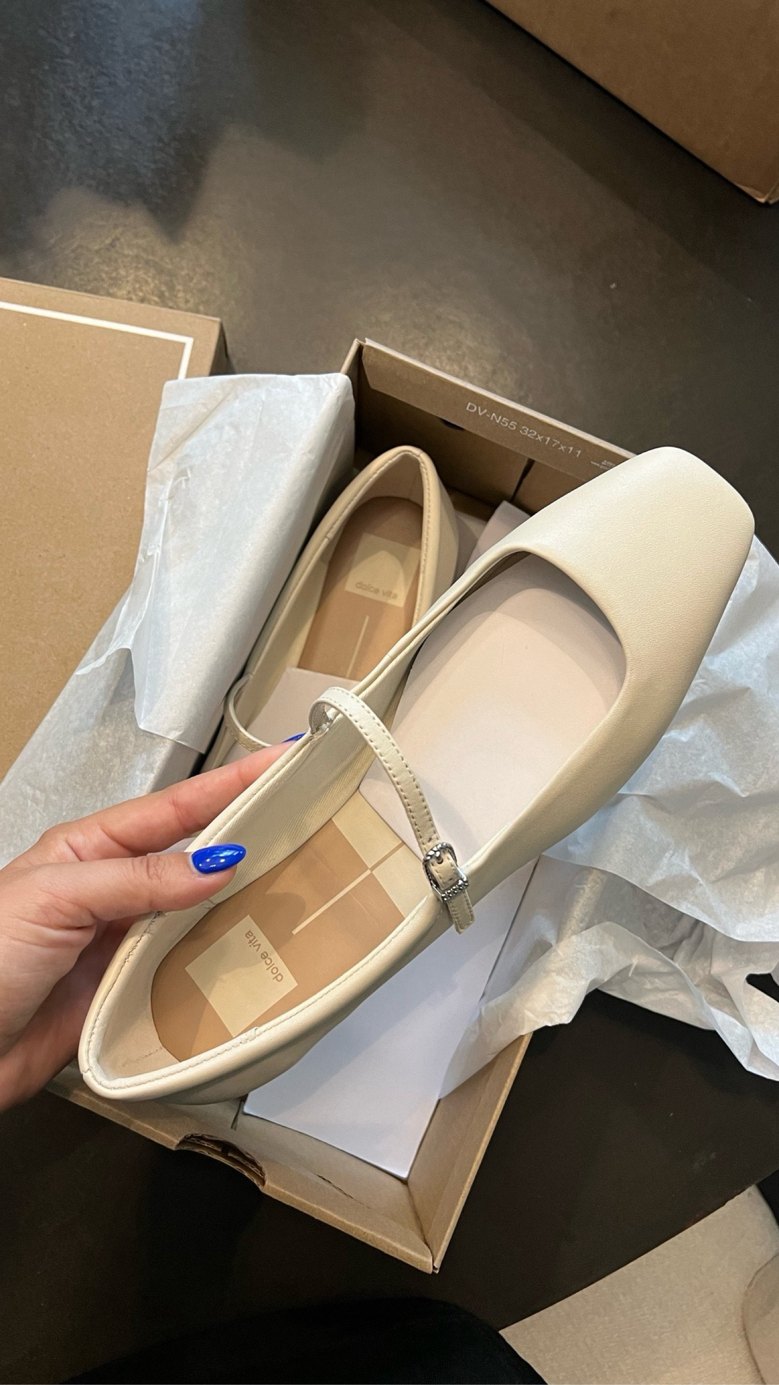 Fall shoes I’m loving from Dolce Vita🍂✨ 

Fit tips: tts

fall finds, fall footwear, flats, shoes, dolce vita, cream shoes, flats, fall outfits, fall outfit

#LTKSeasonal #LTKShoeCrush #LTKFindsUnder100