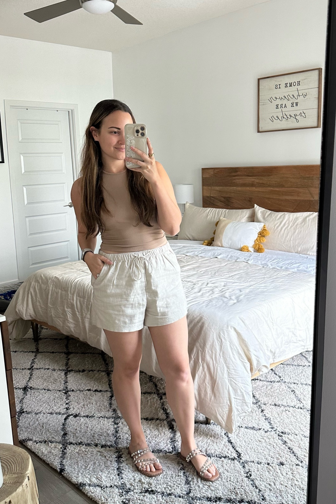 The comfiest spring / summer outfit

Currently part of the LTK Sale - 25% off Abercrombie 

Linen short
Summer outfit
Spring outfit
Summer style


#LTKsalealert #LTKSale #LTKunder100
