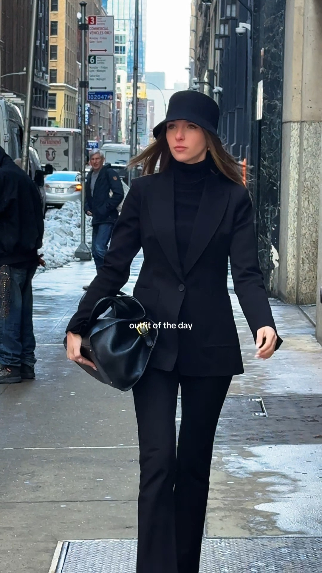 today’s inspiration: carolyn bessette + love story #carolynbessette #lovestory #allblack #classic #workootd #whatiworetowork

#LTKgrwm #LTKWorkwear #LTKootd