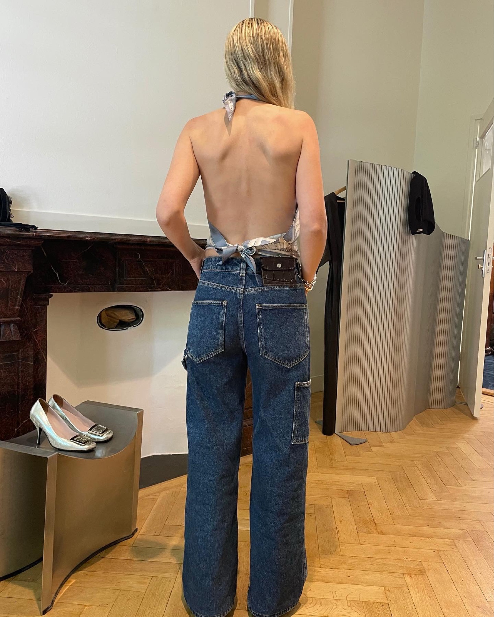 The Saks Potts jeans I’ve been living in this summer. Obsessed with the back pocket <3. They fit smaller to size, I’m wearing a size XS and usually opt for jeans size 26. 

#LTKFind #LTKeurope #LTKSeasonal